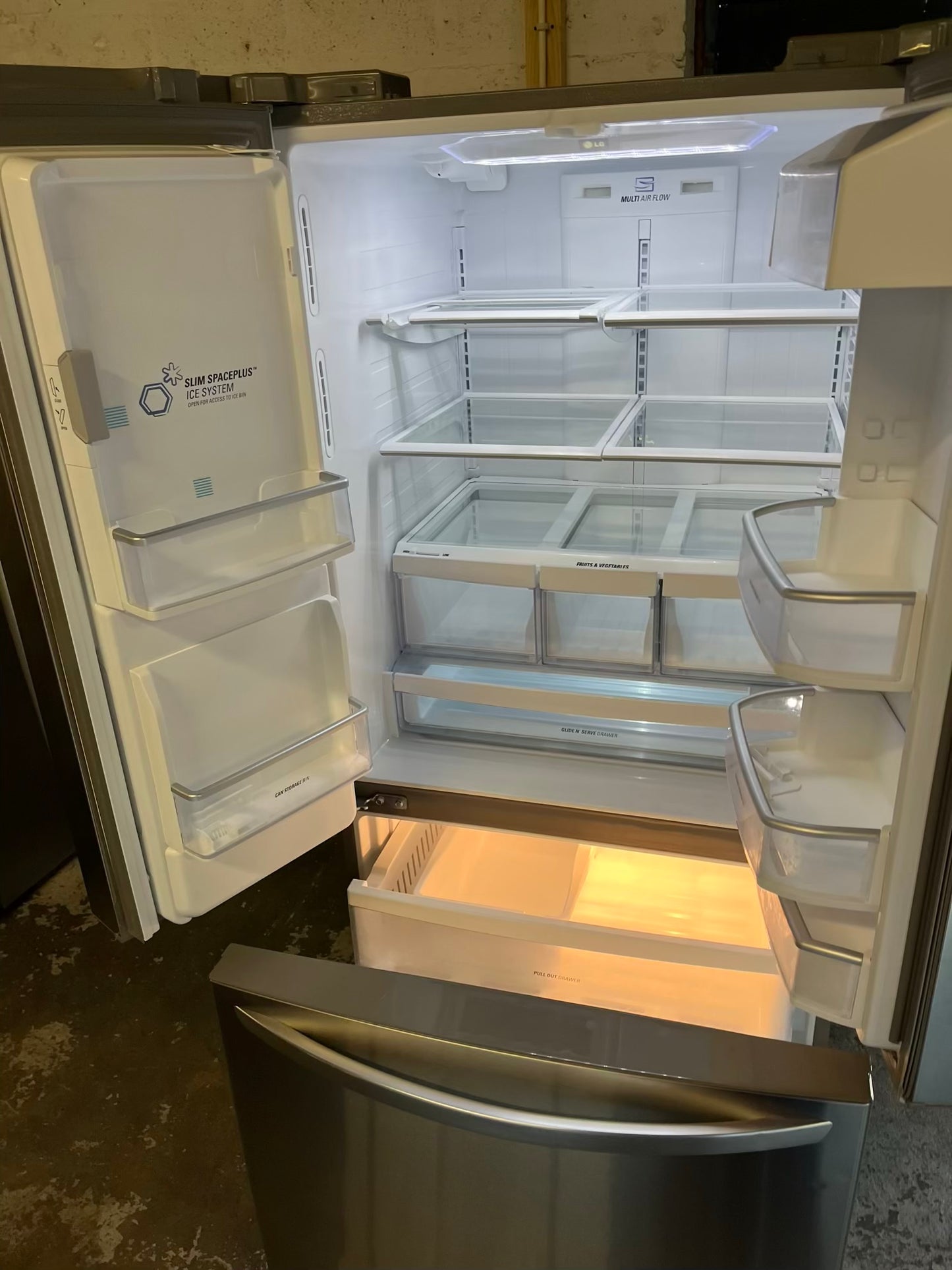 LG french door refrigerator stainless steel w/water & ice dispenser 33" ITEM #RF200NB