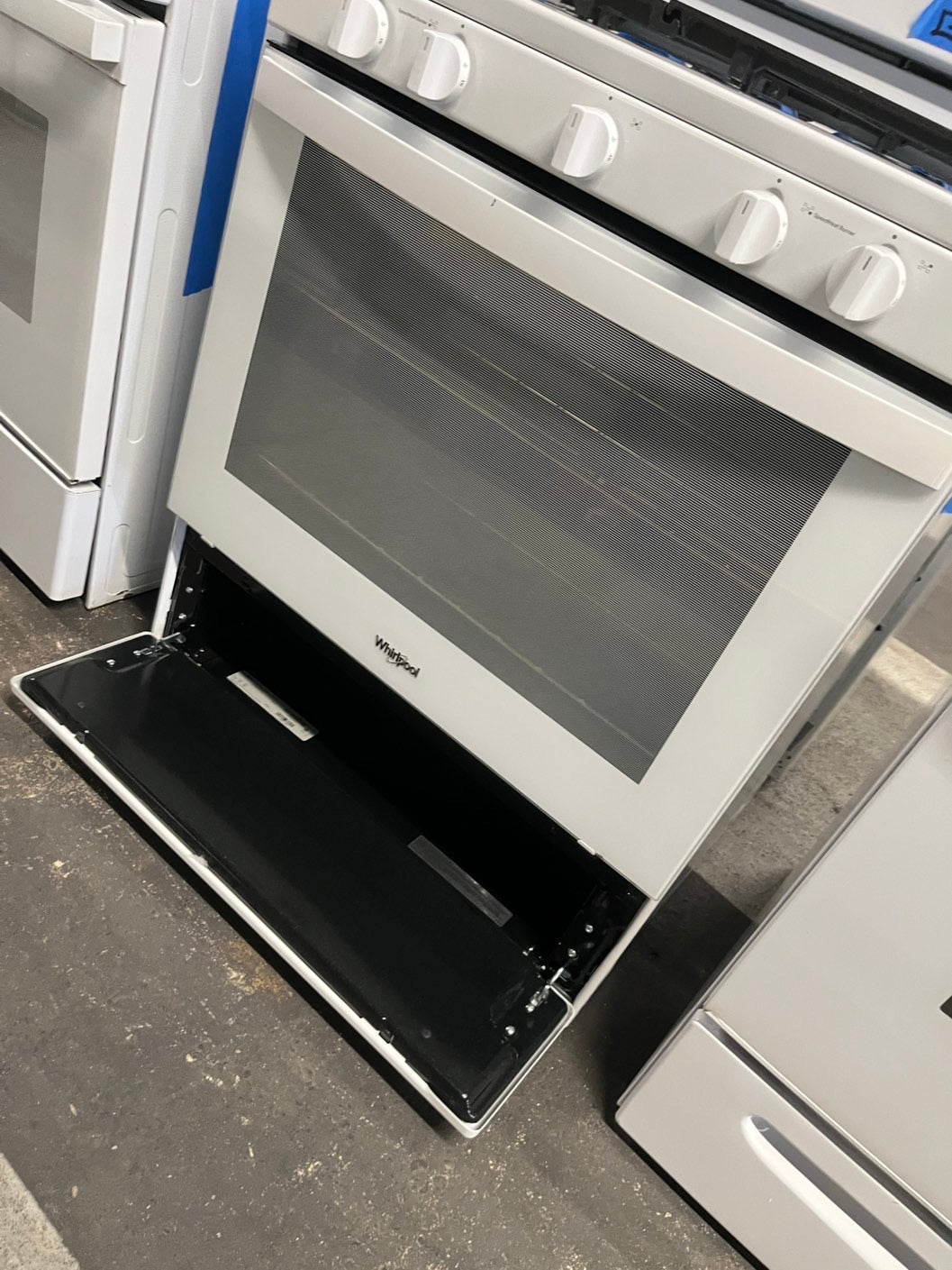 =Whirlpool Gas propane range 5- burner bake broil in white Refurbished 30° #GRPN16B