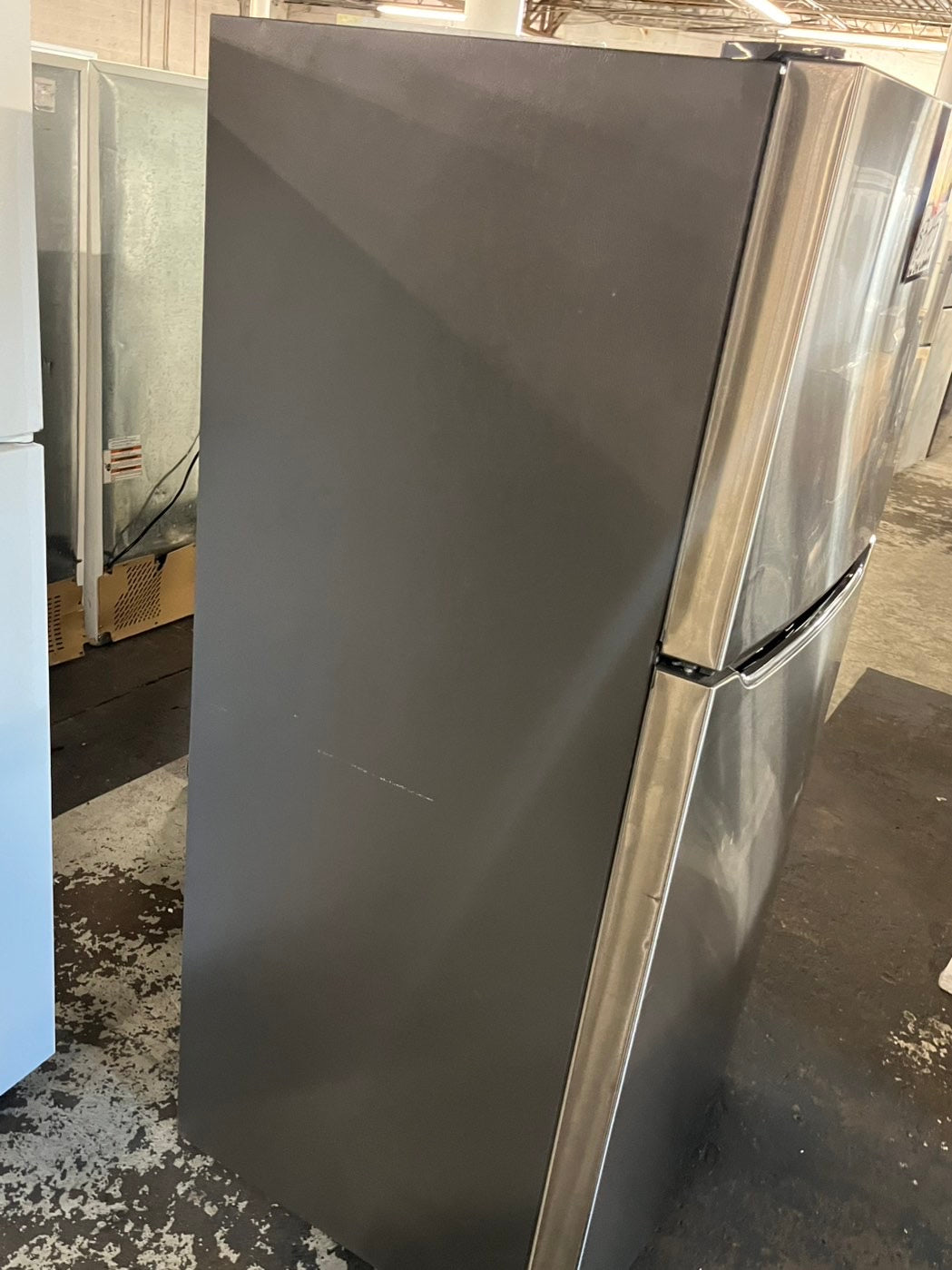 š„Black Friday saleā¼ļøFrigidaire 30ā top freezer refrigerator 18cu.ft. Stainless steel-used -refurbished 30" item number #RFLG32B