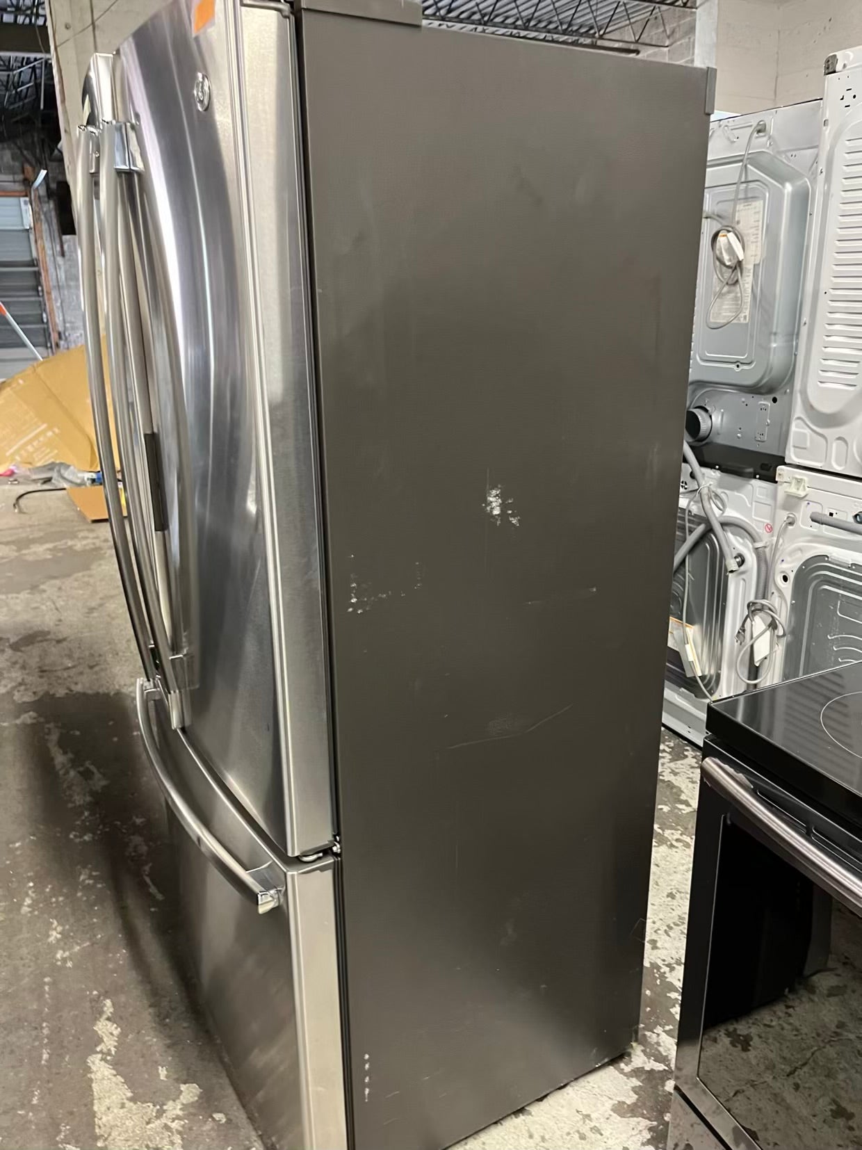 Special Offer | GE kitchen combo / Refrigerator counter depth 36” & Electric range stainless steel - 2 appliances
#RF734VB Refurbished