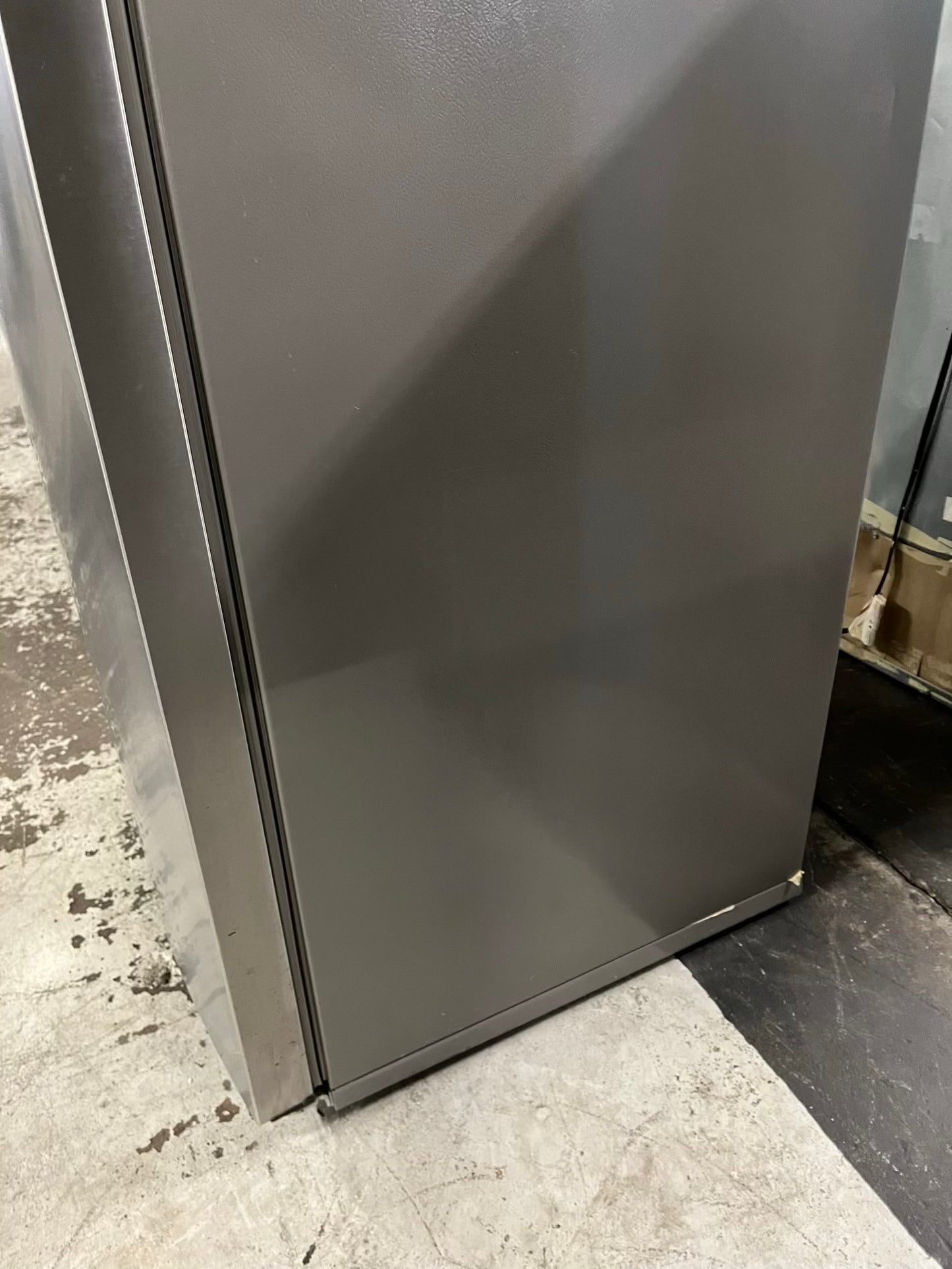 - Whirlpool top freezer refrigerator stainless steel 28" counter depth #RF773FB