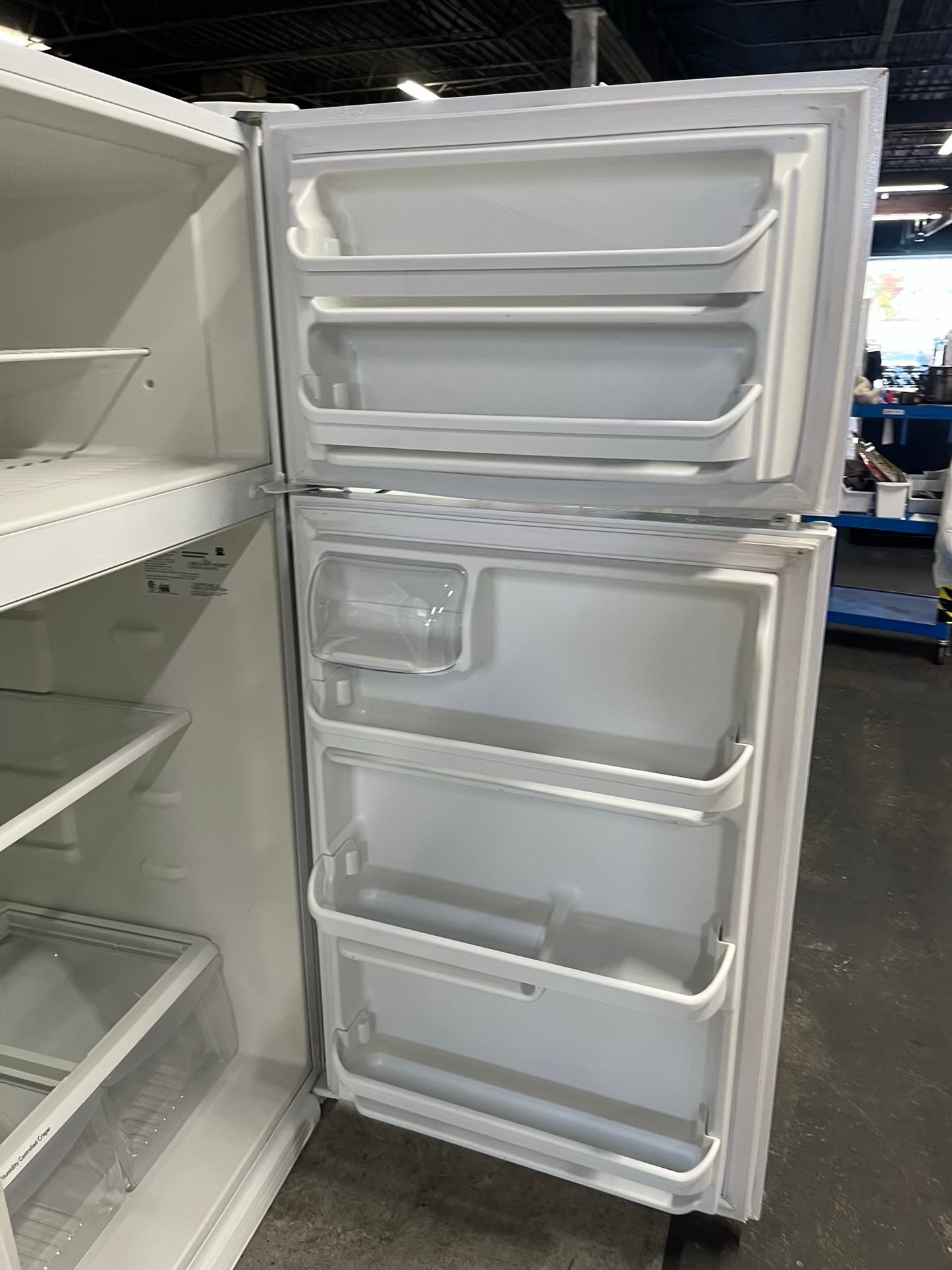 - Kenmore Top freezer refrigerator in white 30" #RF896DB