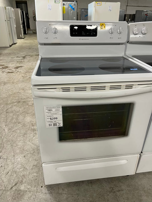 Frigidaire electric range 220v bake broil self clean in white Refurbished 30" #ER396XB-TR