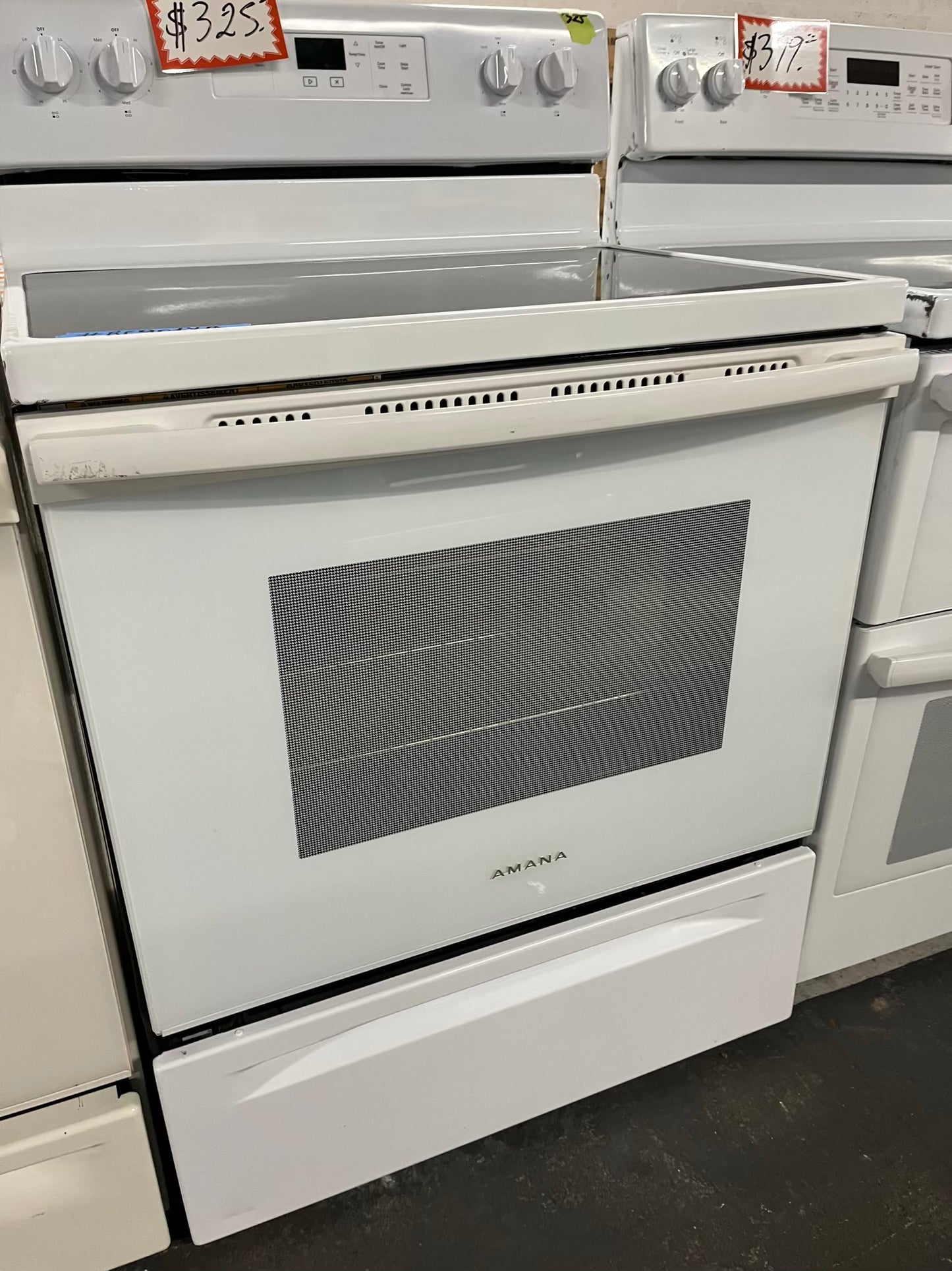 Amana electric range 4 burner bake broil in white 30” #RF901YB