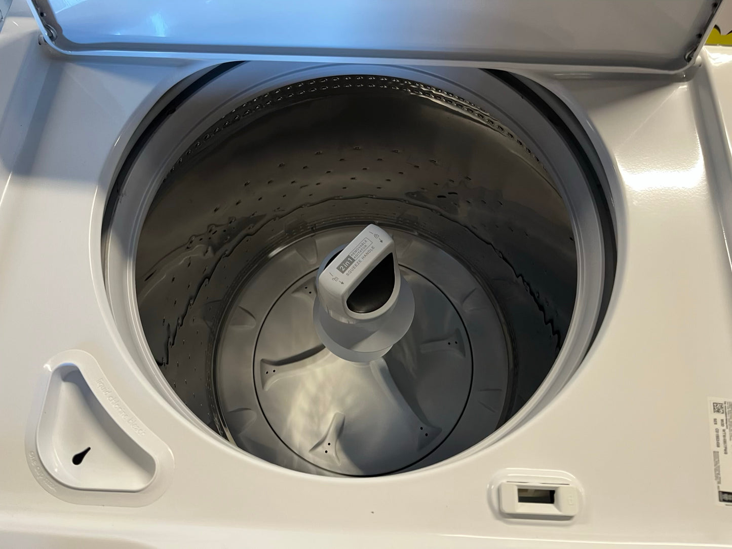 Whirlpool top load washing machine stainless steel drum w/agitator & side x side electric 220v dryer in white 29" #ED501UB