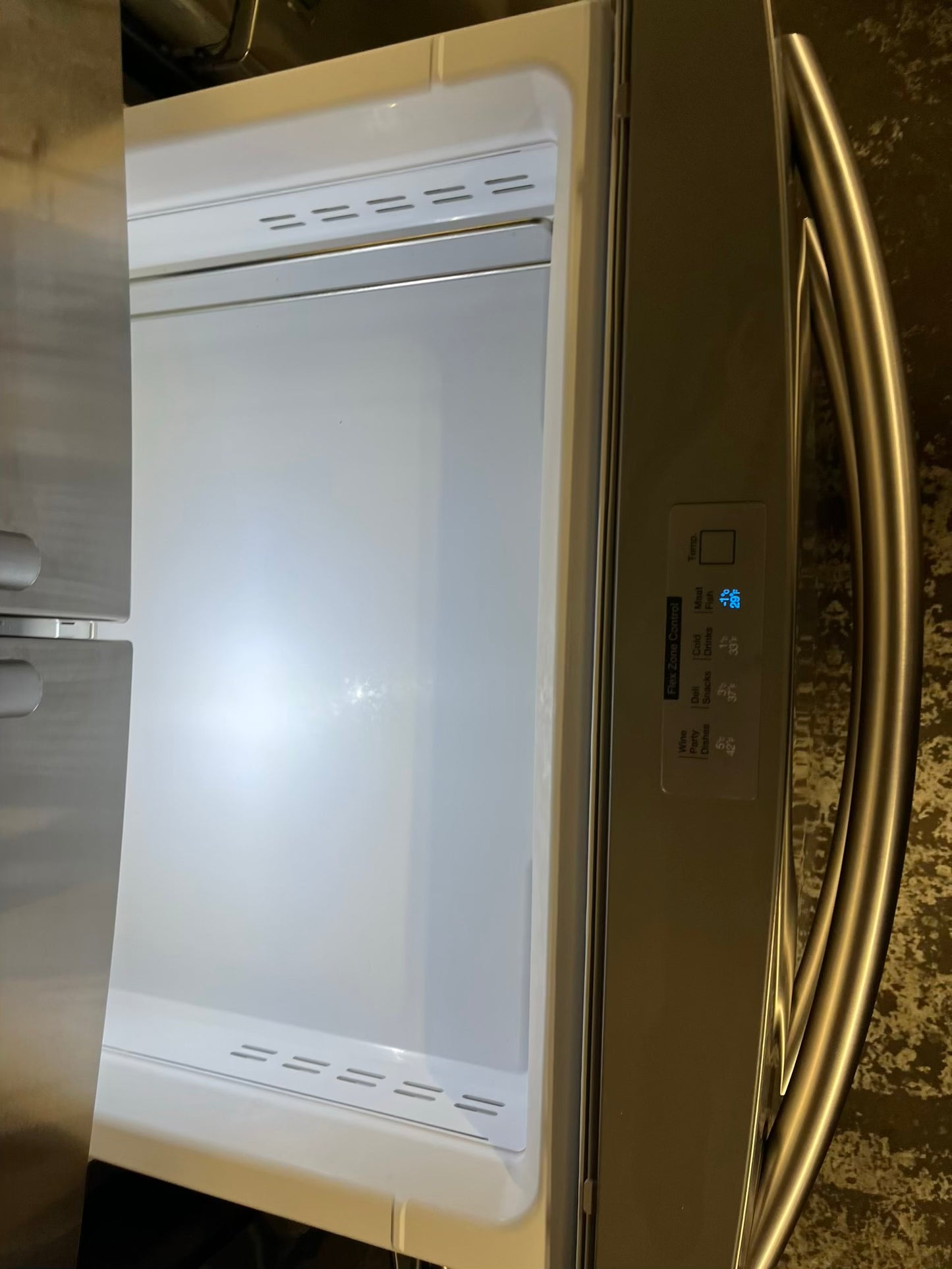 - Used Refurbished Samsung Four door refrigerator stainless steel w/icee water dispenser 33" #RF832SB