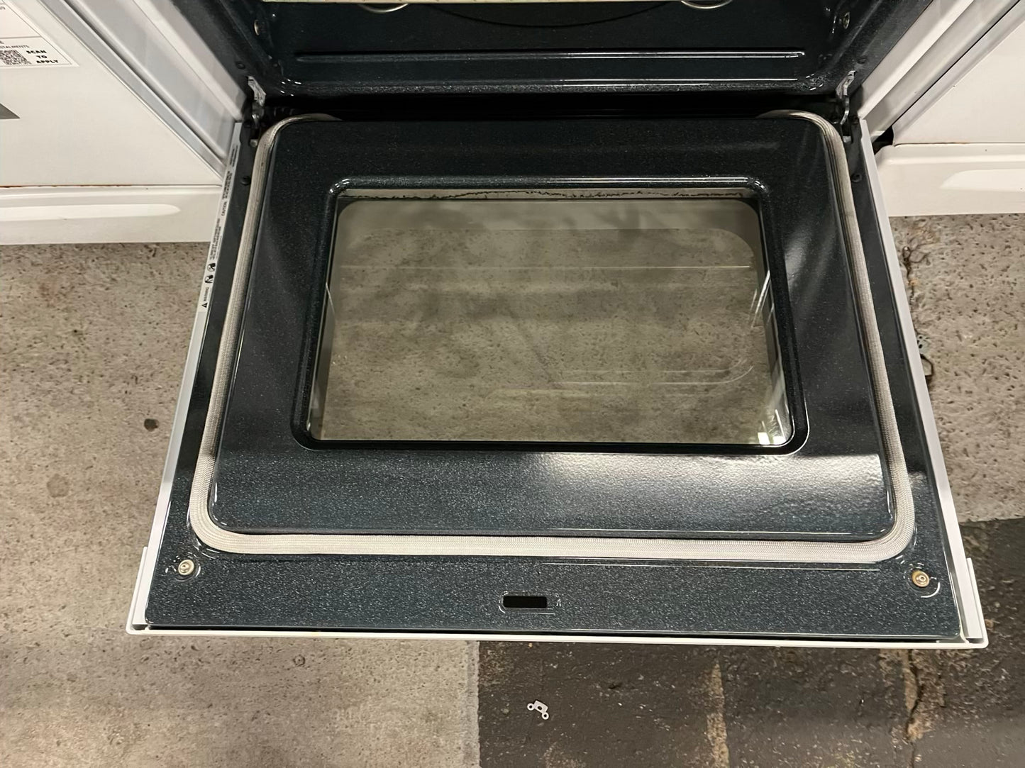 GE electric range 220v 5 burner warm zone bake broil hi/lo self clean in white Refurbished 30" #ER407HB