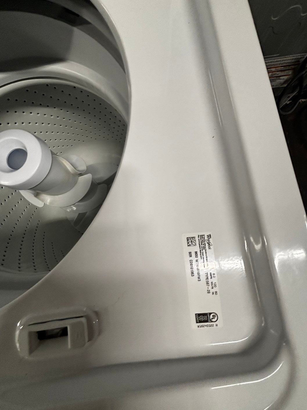 Used Whirlpool 3.5 cu. ft. Top Load Washer has a Deep Water Wash option that fills the porcelain tub wash basket with more water to help break down loose soils. It also has a heavy-duty cycle for deep stain #W945JB