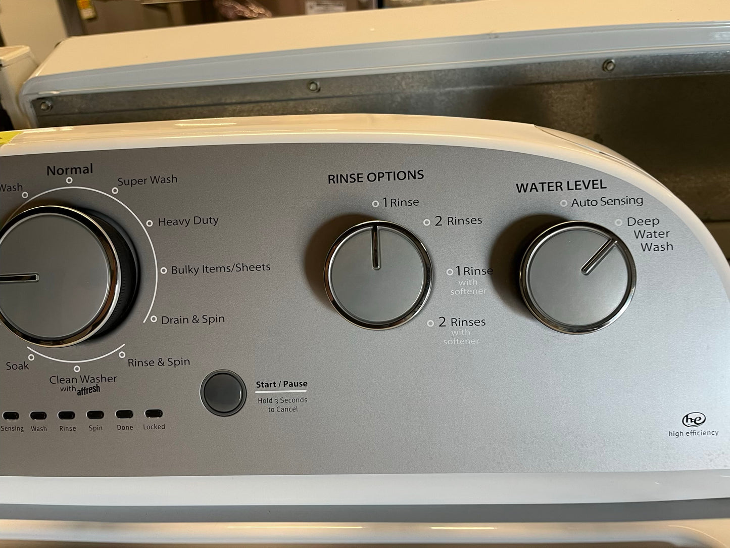 Whirlpool Washing machine top load w/agitator 27" in refurbished #W298HB