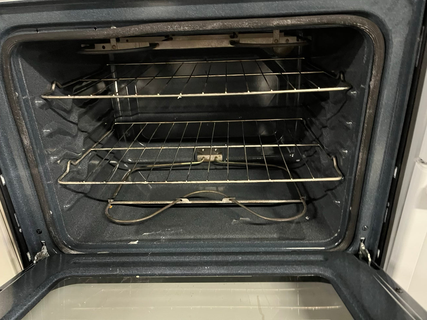 Amana electric range 4 burner bake broil in white 30” #RF901YB