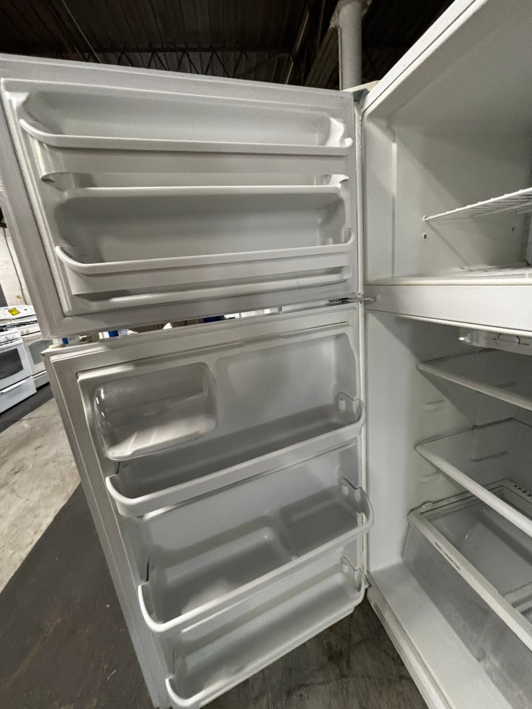 - Flash sale⚡️ Kenmore top freezer refrigerator 18cu.ft in white 30" ITEM #RFK304RB