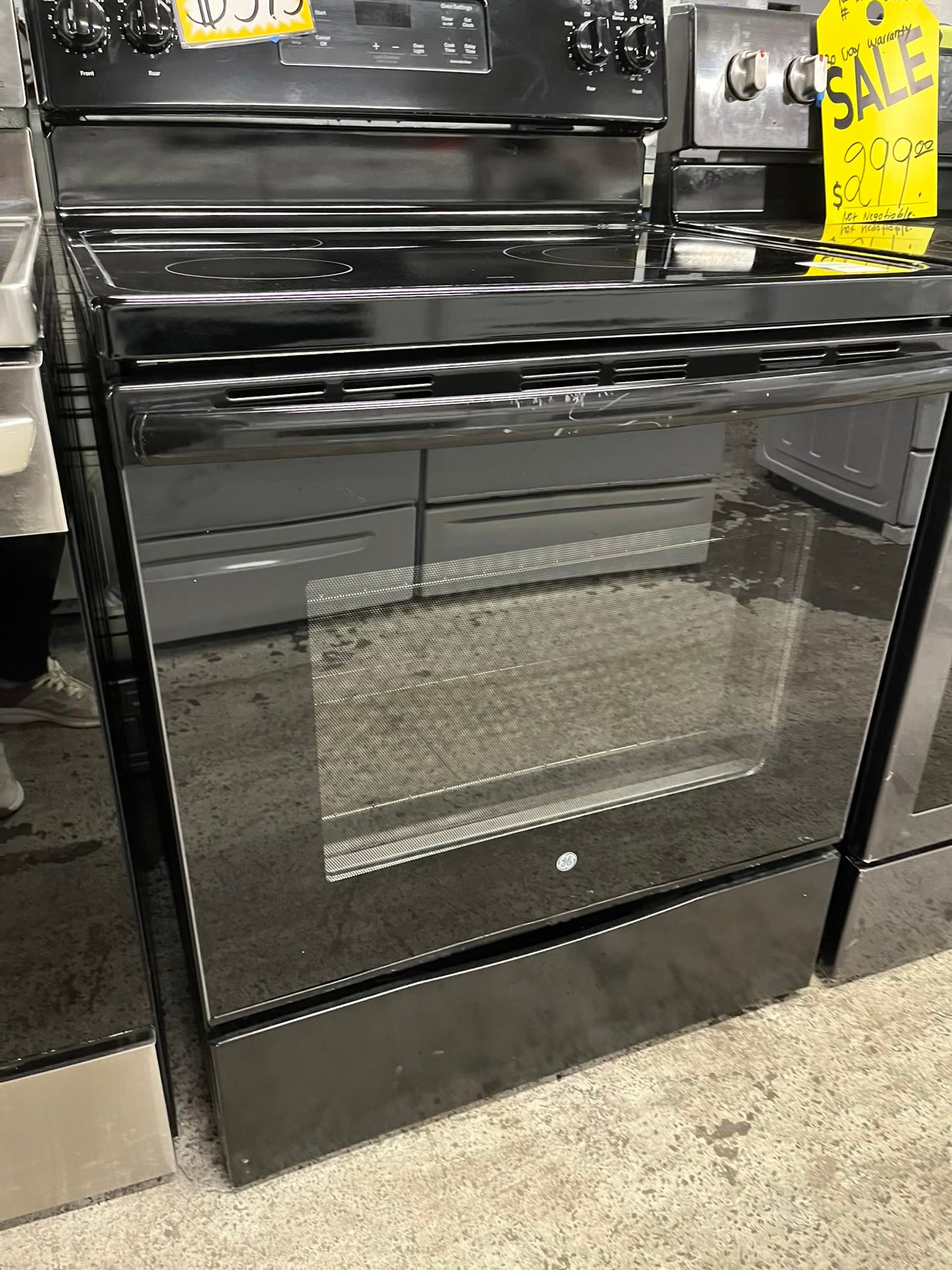 -GE glass top electric range 220v 4 burner bake broil hi/lo Refurbished black 30" #ER339QB-TR