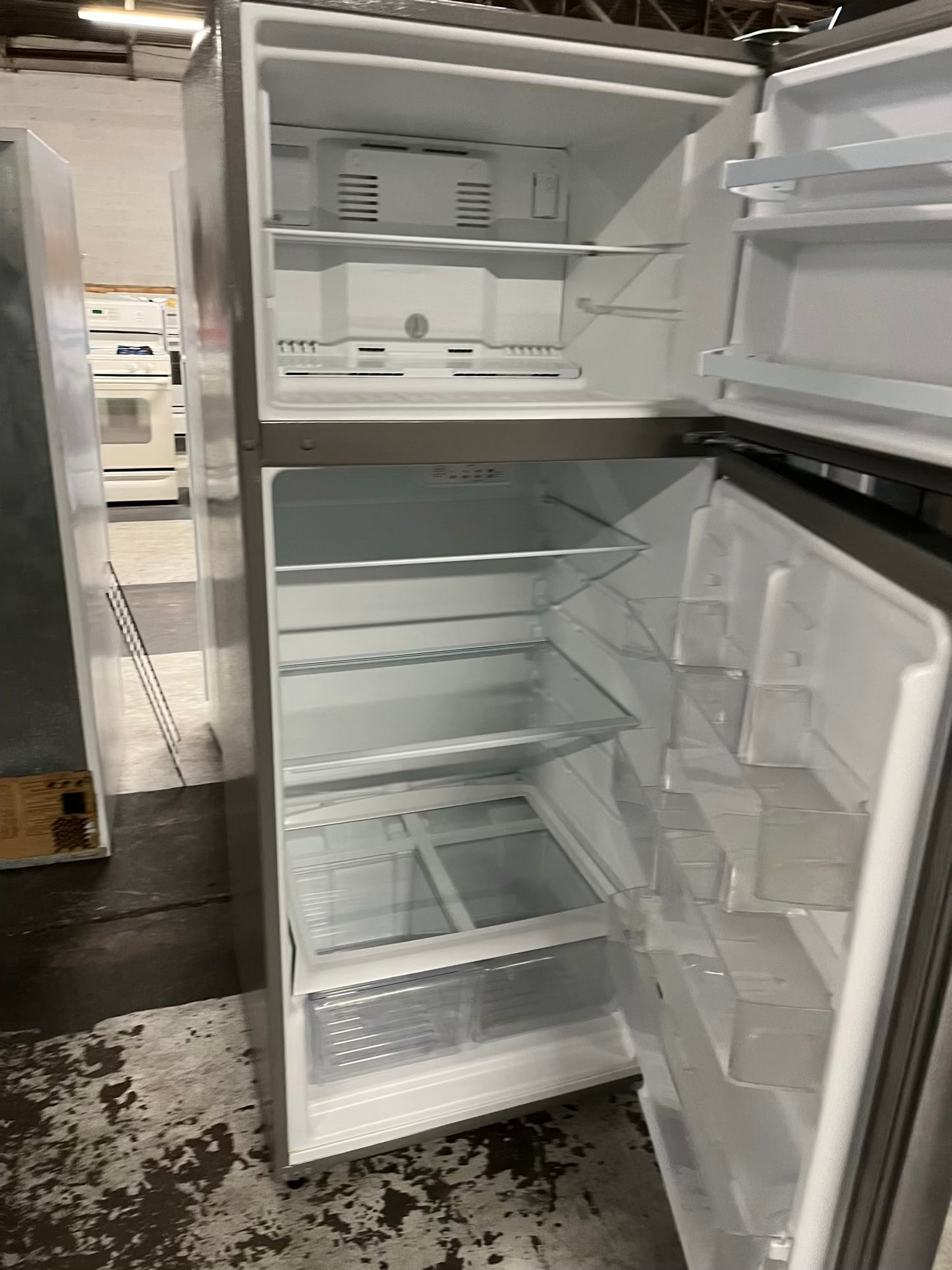 - Whirlpool top freezer refrigerator stainless steel 28" counter depth #RF773FB
