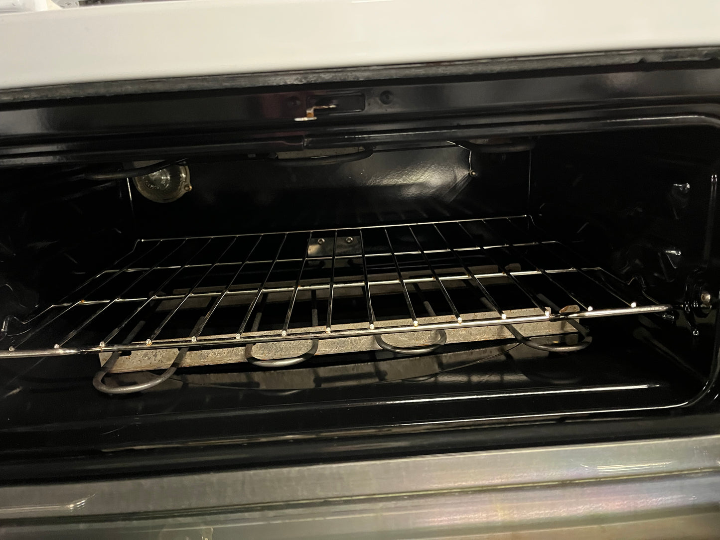 GE electric range 5 burner warming zone convection bake broil roast hi/lo in white 30” #RF902UB