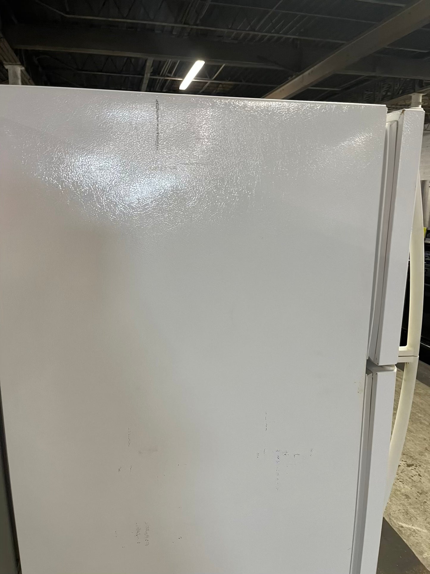 - Kenmore Top freezer refrigerator in white 30" #RF896DB