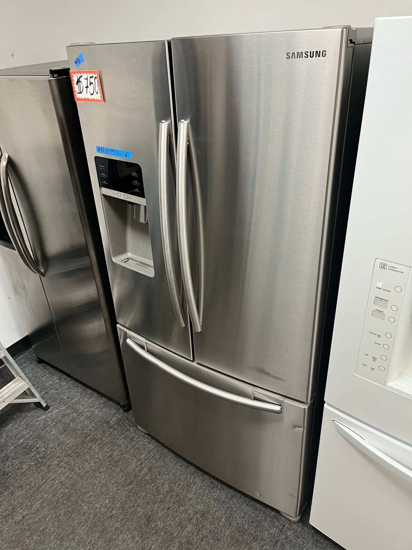 - Samsung French door Refrigerator stainless steel w/ ice water dispenser 36" #RF639CL
