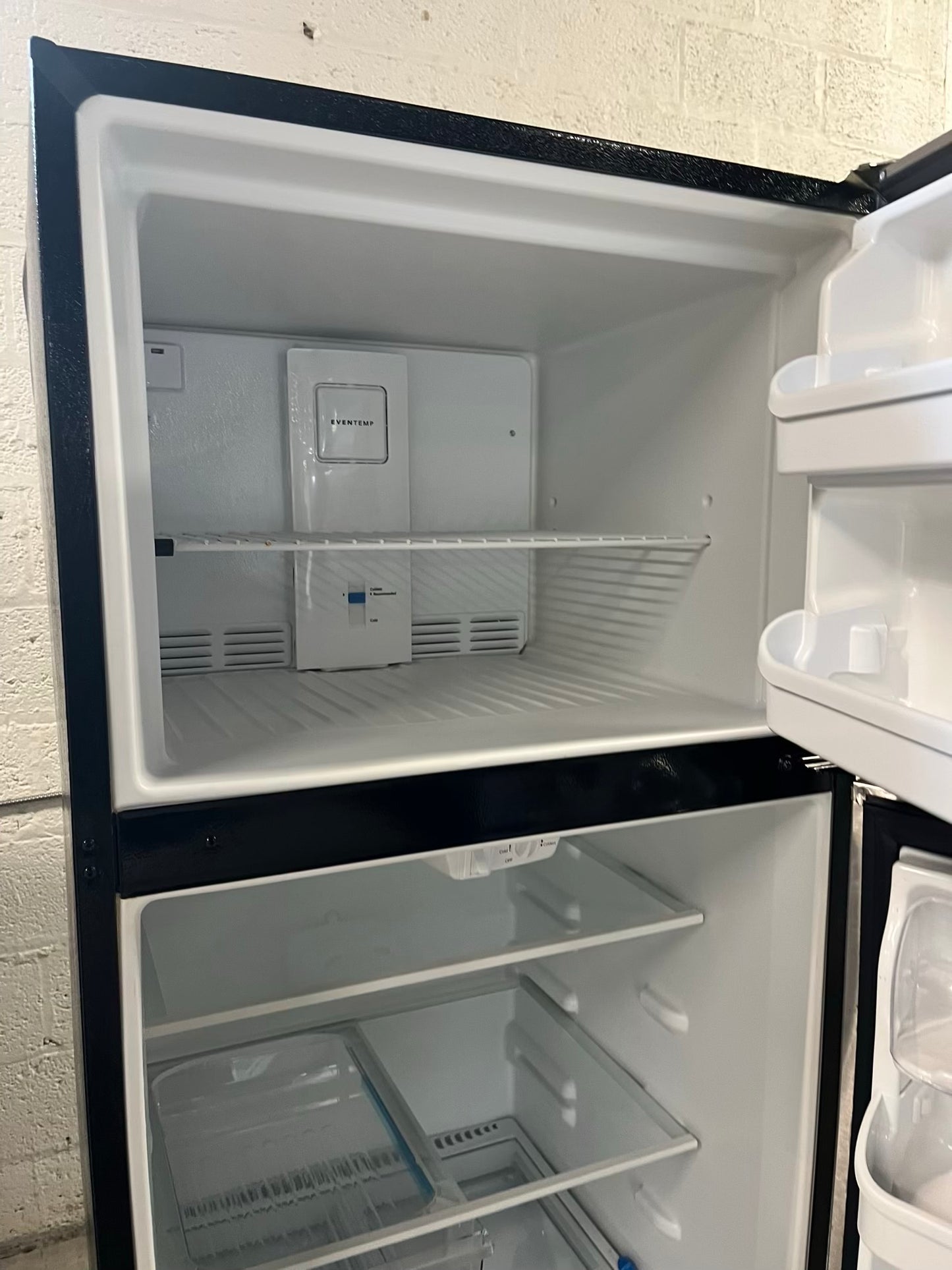 - FRIGIDAIRE TOP FREEZER REFRIGERATOR | 30" | #RF660KB USED REFURBISHED