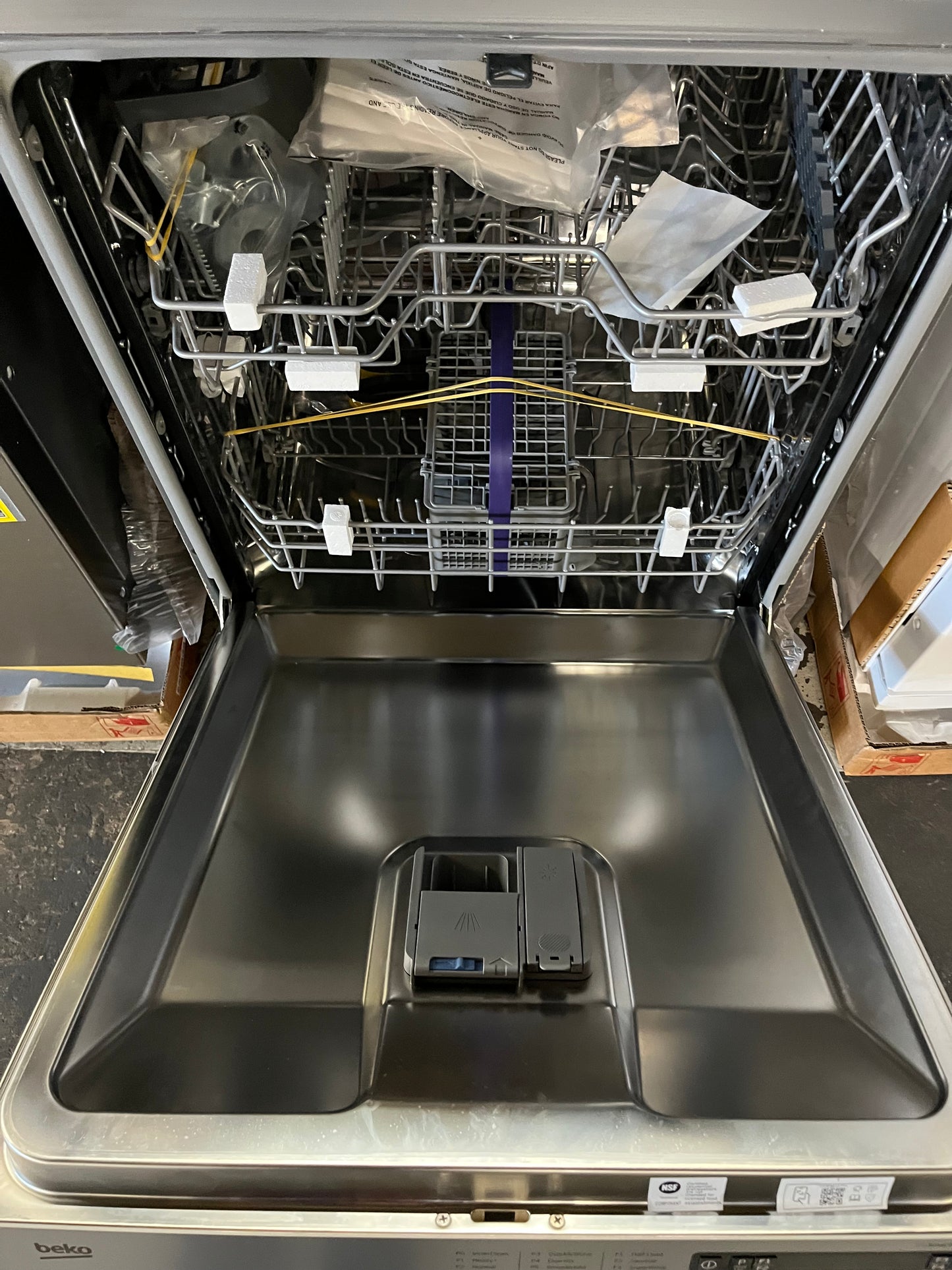 Open Box Beko DDN25402X 24-inch, built-in dishwasher quiet operation and energy efficiency #DW745B