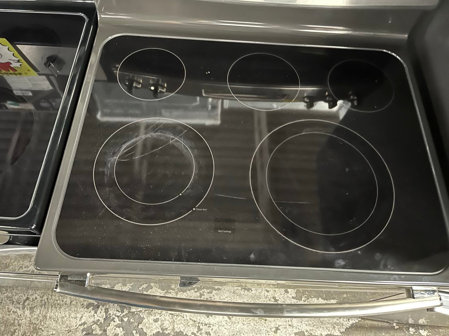 Special Offer | GE kitchen combo / Refrigerator counter depth 36” & Electric range stainless steel - 2 appliances
#RF734VB Refurbished