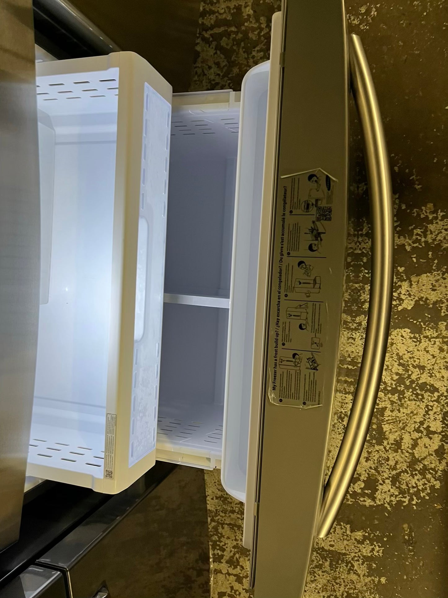 - Used Refurbished Samsung Four door refrigerator stainless steel w/icee water dispenser 33" #RF832SB