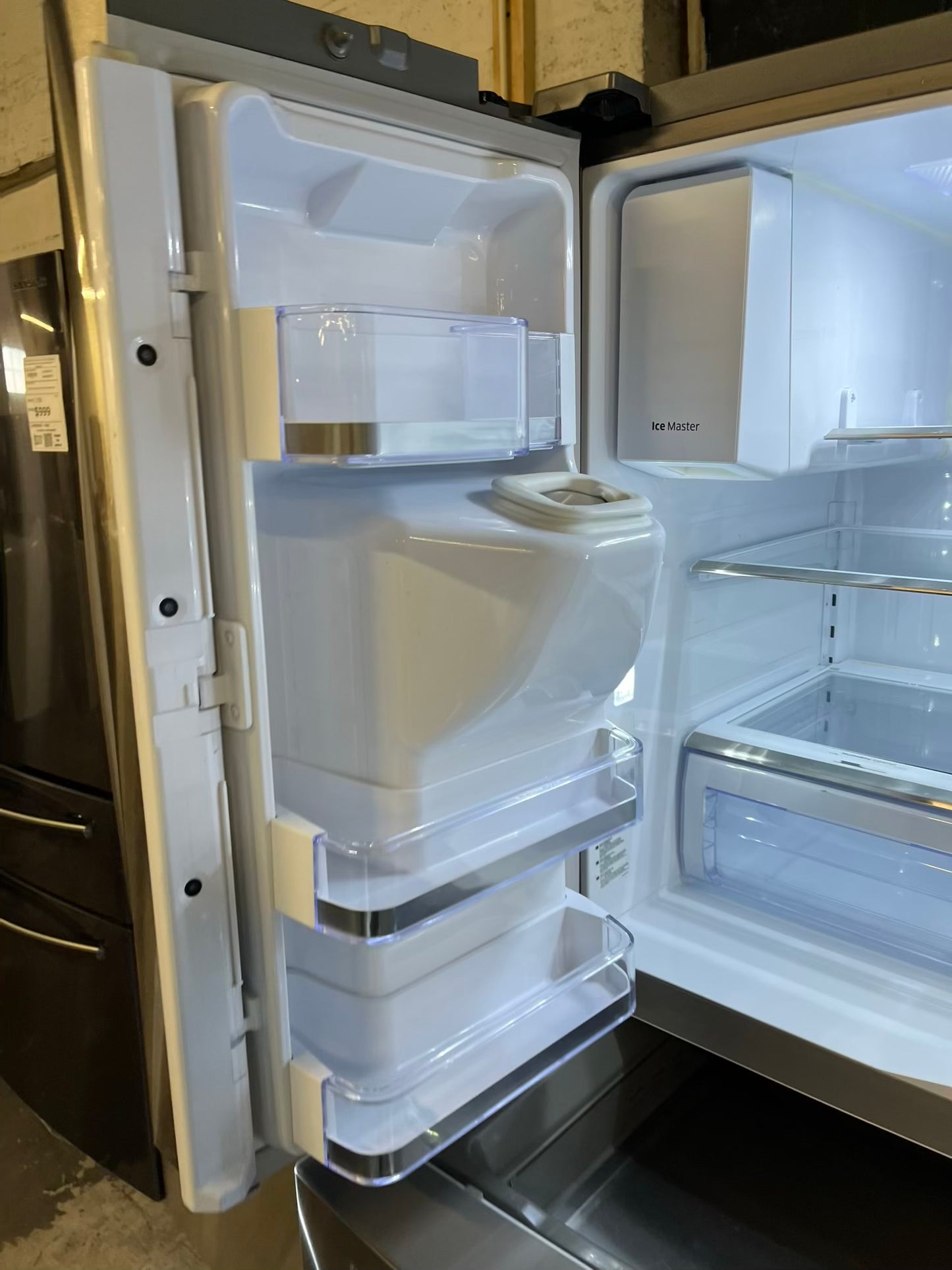 - Samsung four door refrigerator family hub stainless steel w/ice and water dispenser used-refurbished 30” #RF134XB