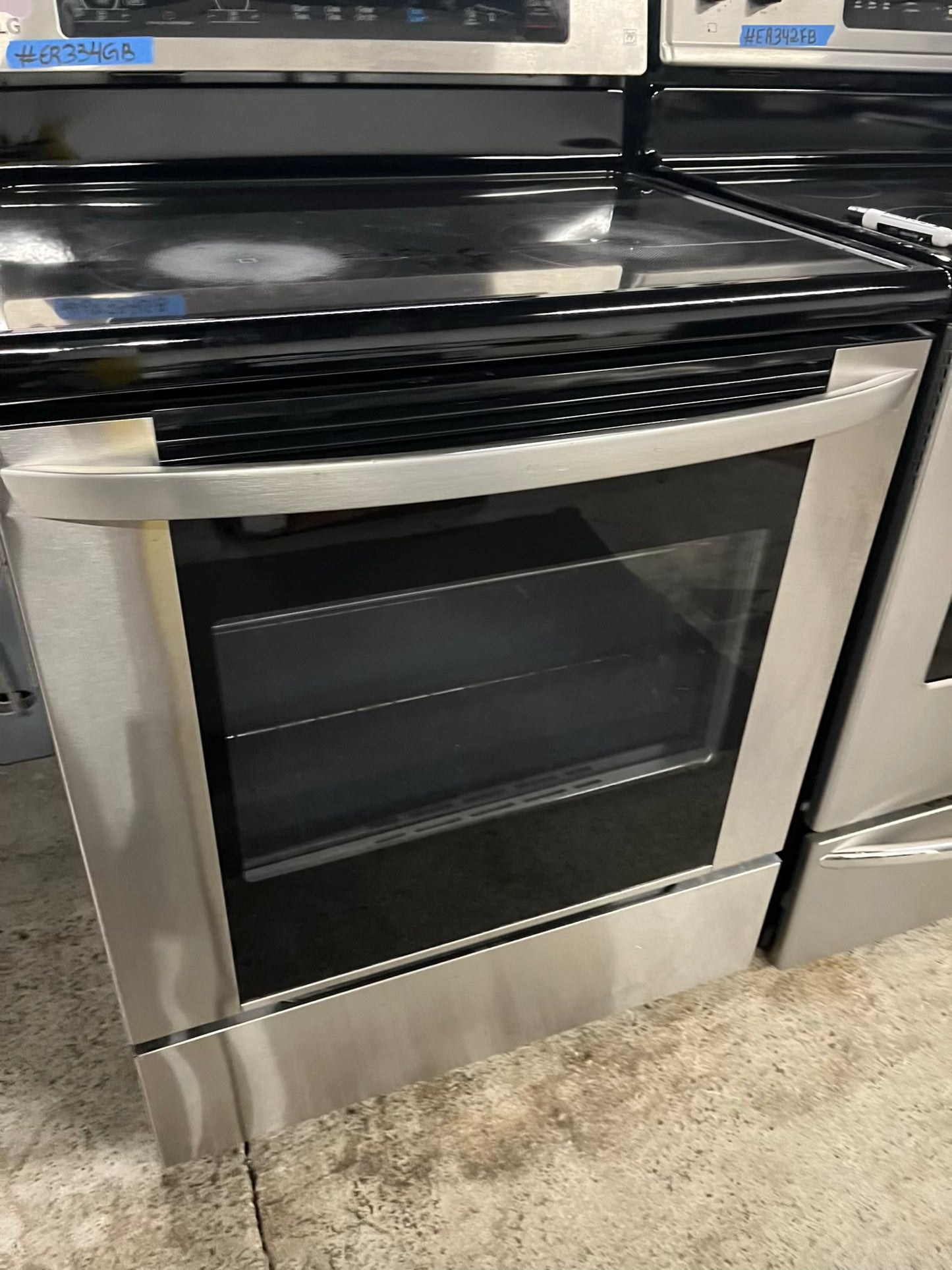 -LG electric range stainless steel 5 burner warm zone convection bake roast broil self clean 30” item number #ER334GB