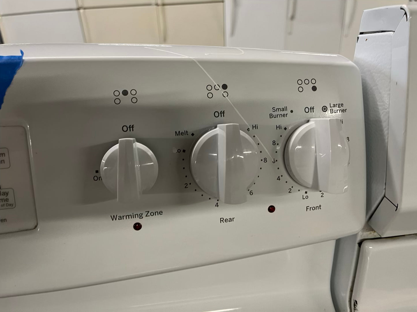 GE electric 220v range 5 burner warm zone bake broil hi/lo steam clean in white 30" #ER483JB