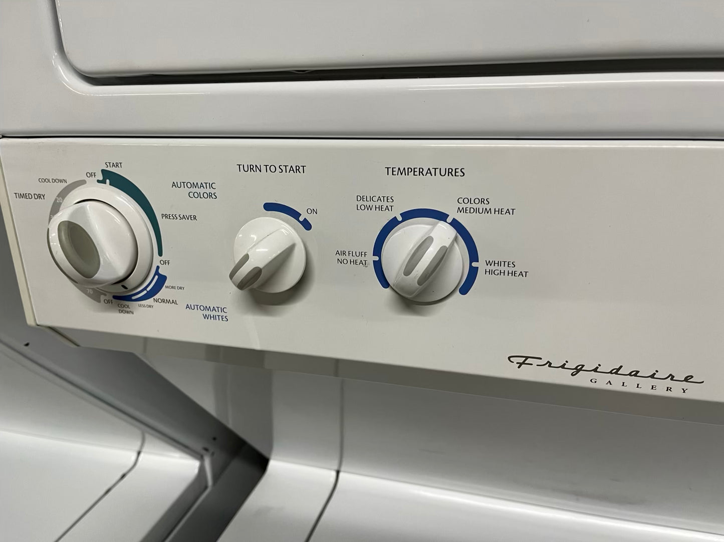 - Frigidaire laundry center GAS washer & dryer set 27" #LC596RBB