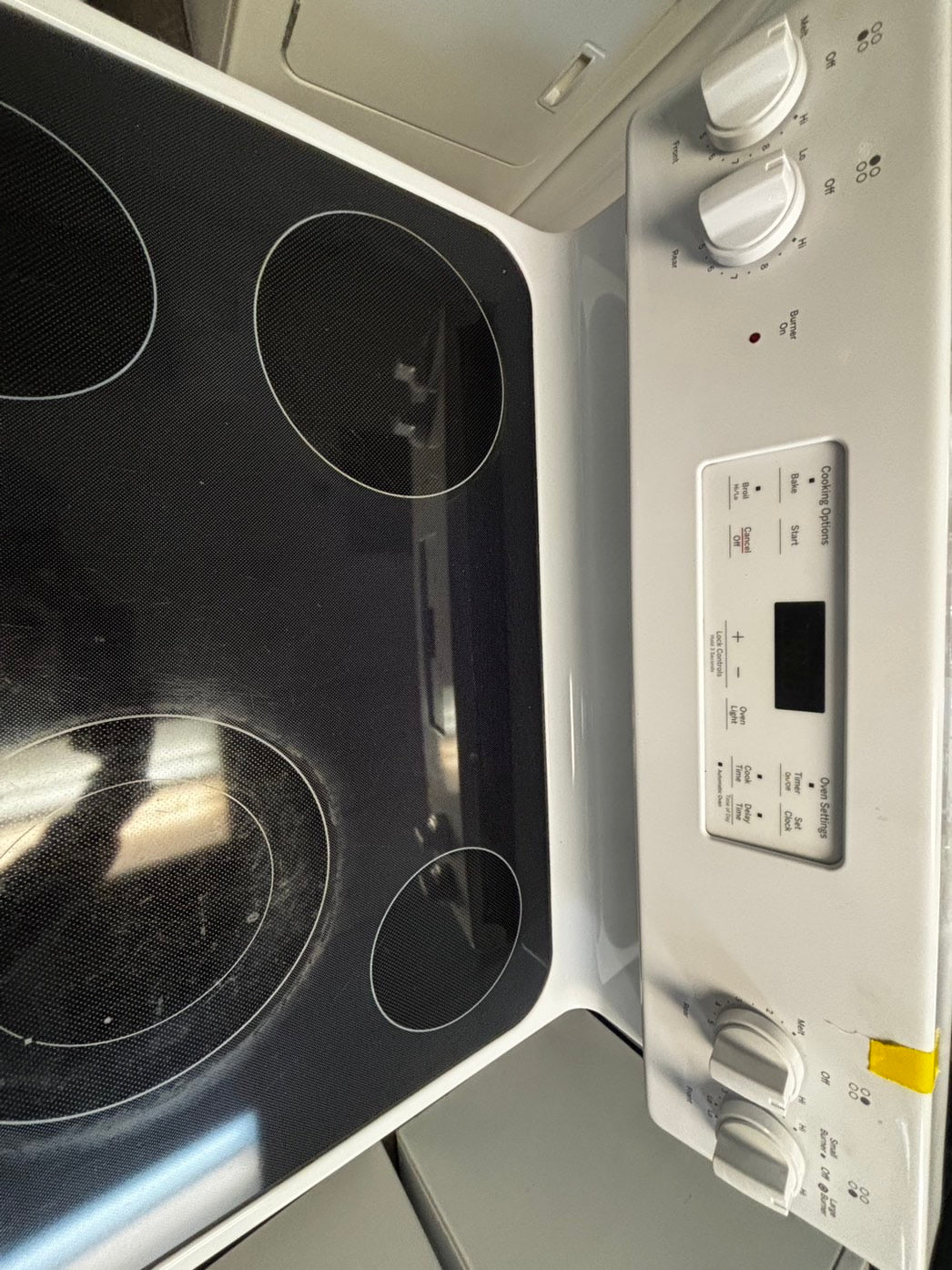 GE electric 220v range 4 burner bake broll hi/lo self clean white 30" Used Refurbished #ESG234WL