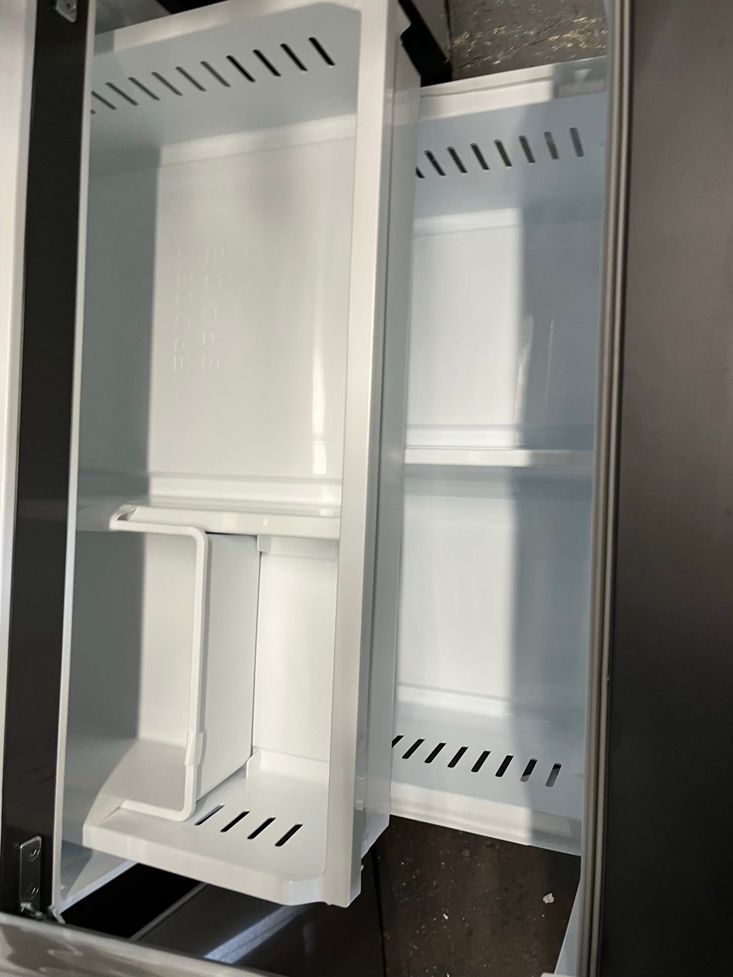 OPEN BOX 📦 | SCRATCH & DENT - ZLINE 36 in. 28.9 cu. ft. Standard-Depth French Door External Water Dispenser Refrigerator with Dual Ice Maker in Fingerprint-Resistant Black Stainless Steel #RF842FB