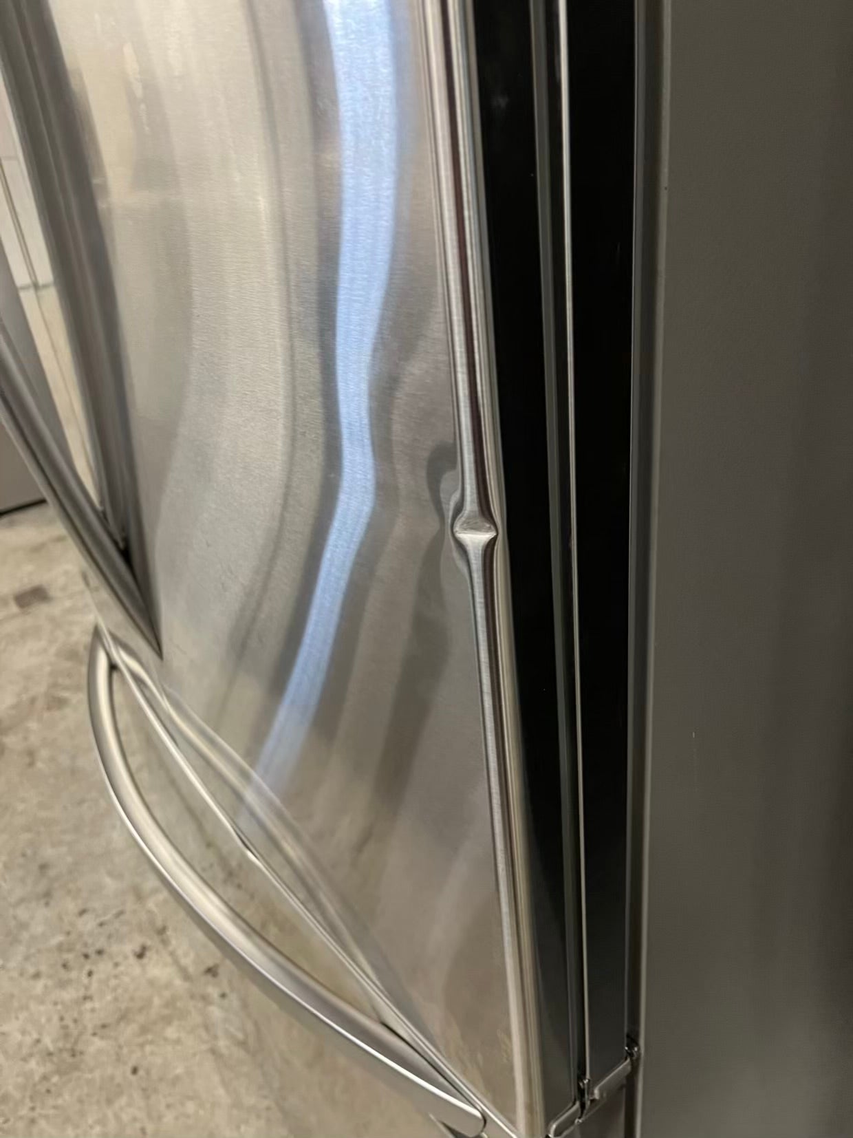 LG French door refrigerator Showcase stainless steel w/ice water dispenser 36" Refurbished #RF735SB