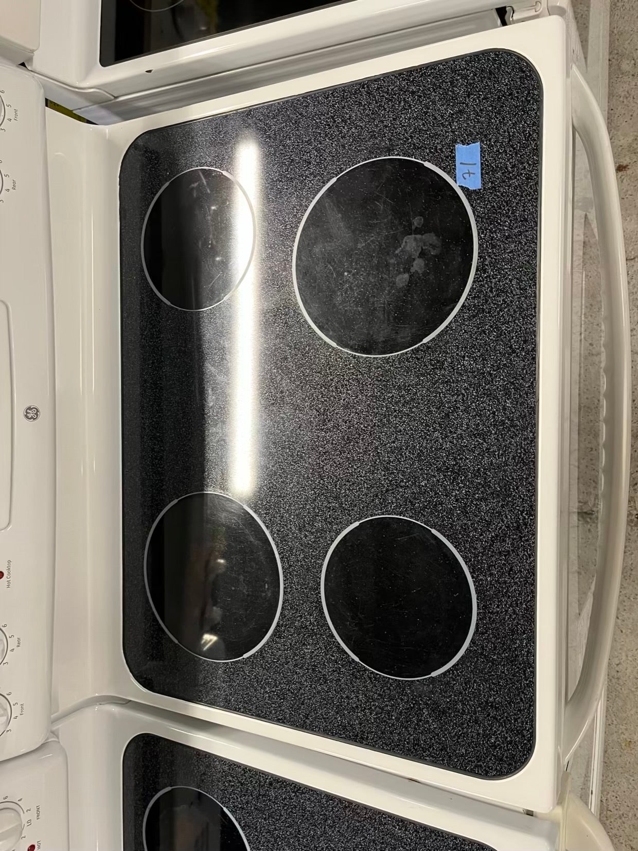 GE electric range 220v 4 burner bake broil hi/lo in white Refurbished 30" #ER408CB