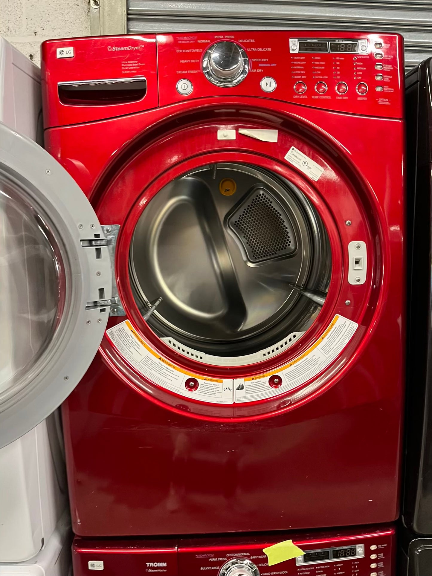 LG steam cycle washer 4.5 cu ft & dryer 7.5 cu ft set electric 220v front load stackable sensor dry He in red #WD852CB