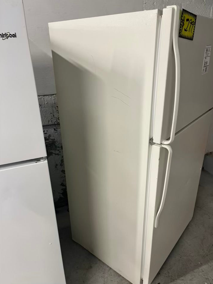 - whirlpool top freezer refrigerator off white used refurbished 33’ #RF901TB