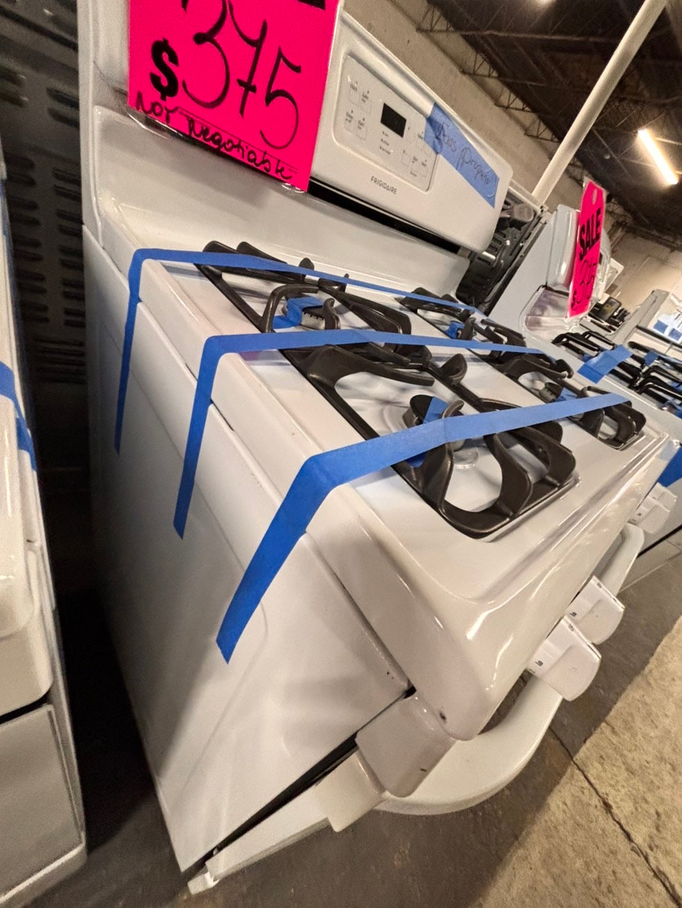 >saleš„frigidaire propane gas 4 burner bake broil Hi/Lo self clean in white used-Refurbished 30ā #GEPP6TB