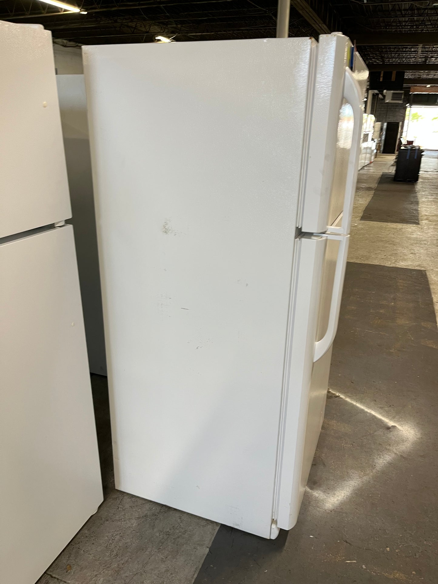 - Frigidalre top freezer Refrigerator in white 30™ #RF311SB