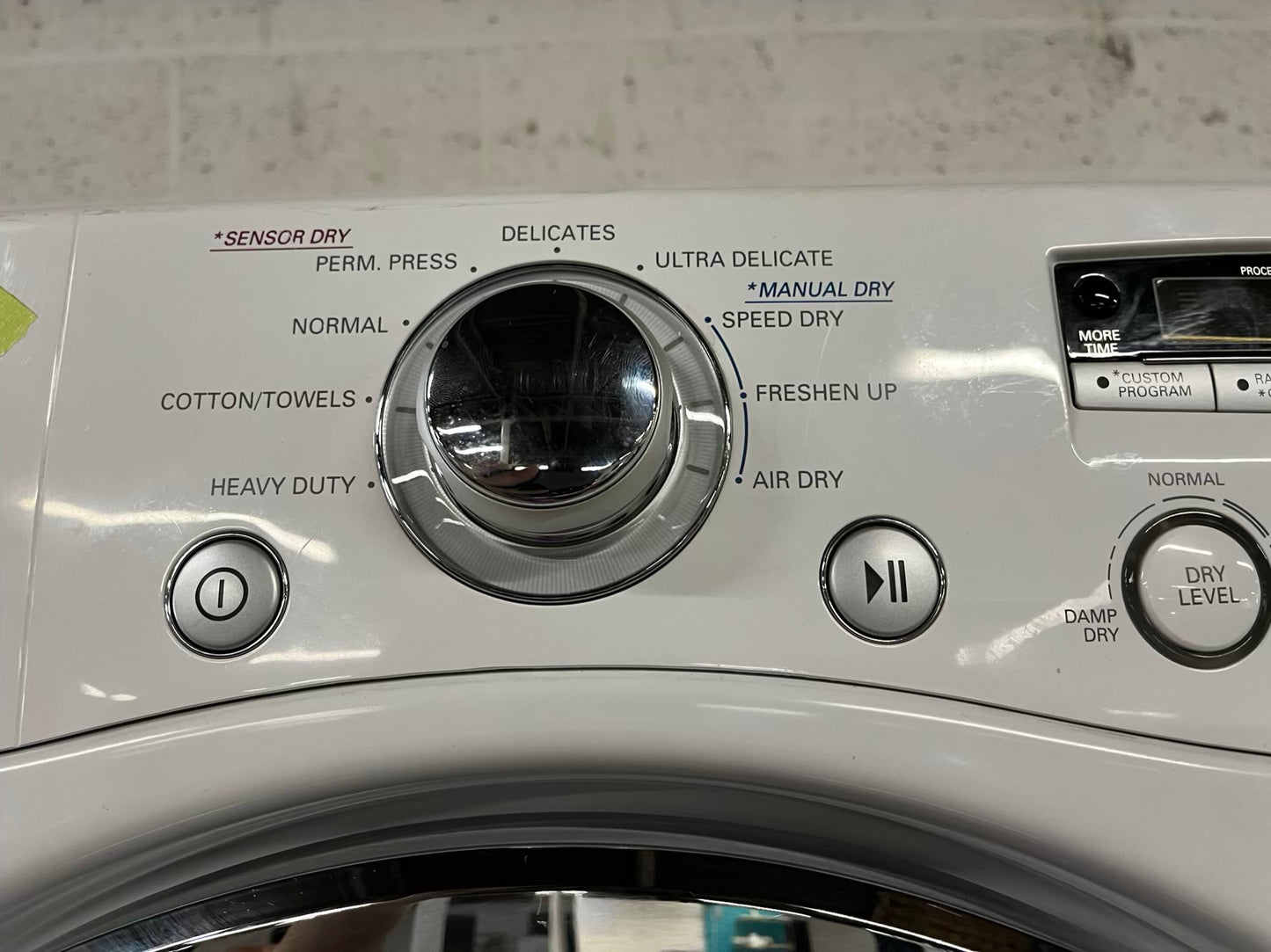 LG washer & dryer set electric 220v front load stackable in white 30" in Refurbished #WD928RB