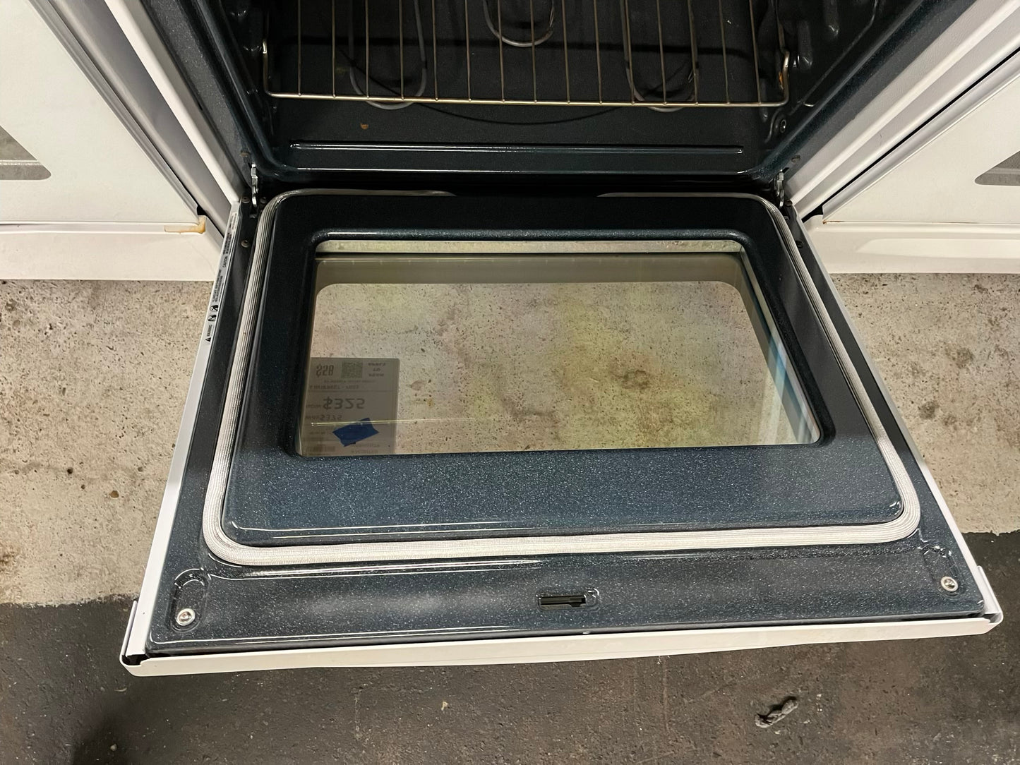 GE electric range 220v bake broil hi/lo self clean in white Refurbished 30" #ER398RB