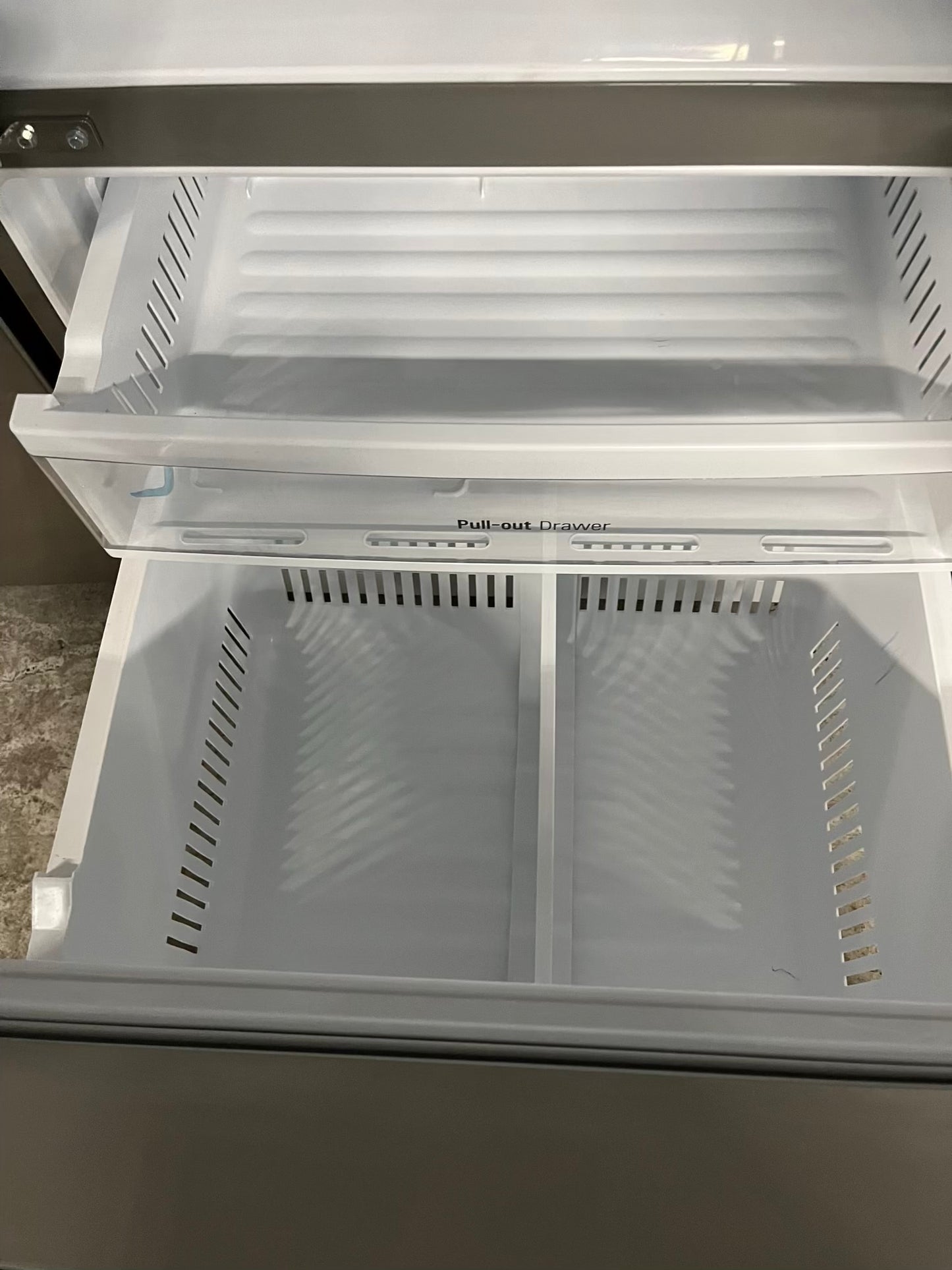 Used Refurbished LG French door refrigerator stainless steel w/ice water dispenser 33" #RF836LB-TR