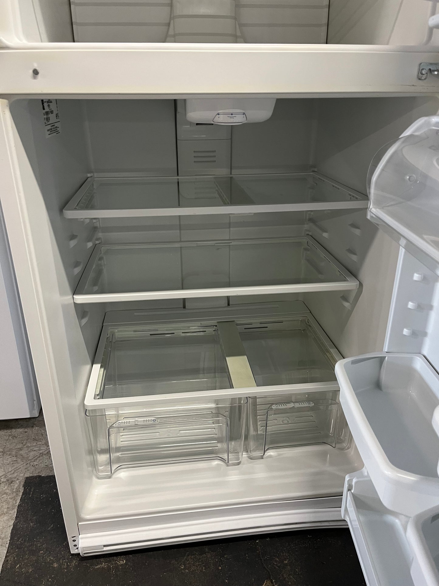 - Kenmore top freezer refrigerator white 33" #RF904WB Refurbished
