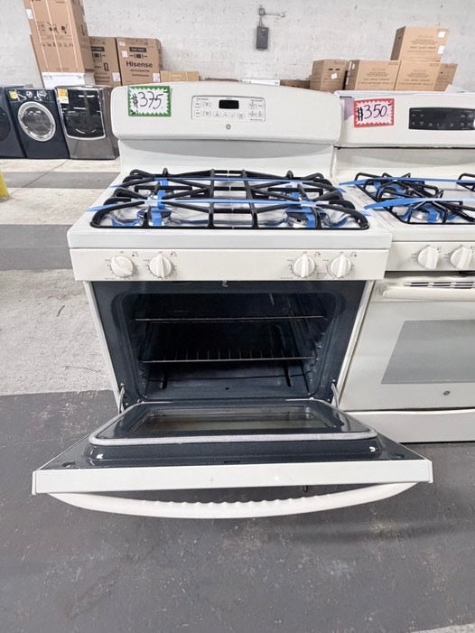 GE Gas range 4 burner bake broil self clean in off white used-Refurbished 30” #GR91345B