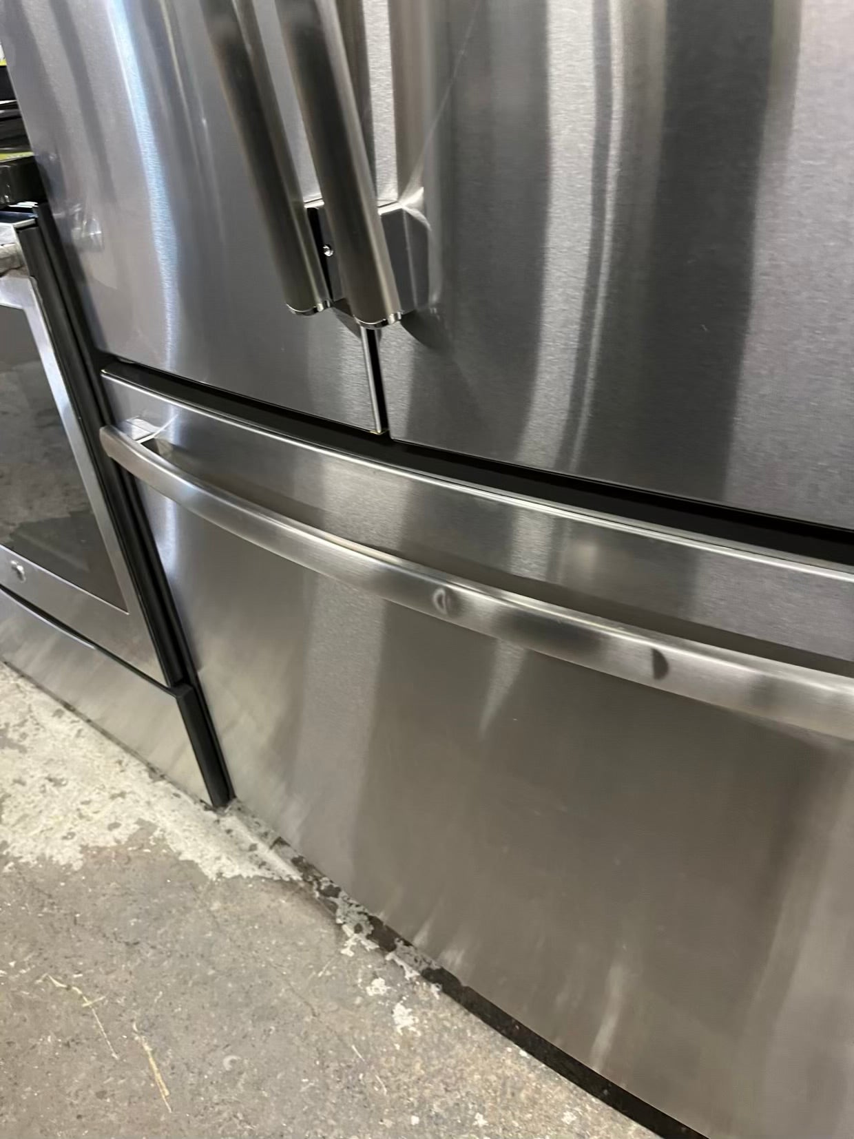 Special Offer | GE kitchen combo / Refrigerator counter depth 36” & Electric range stainless steel - 2 appliances
#RF734VB Refurbished