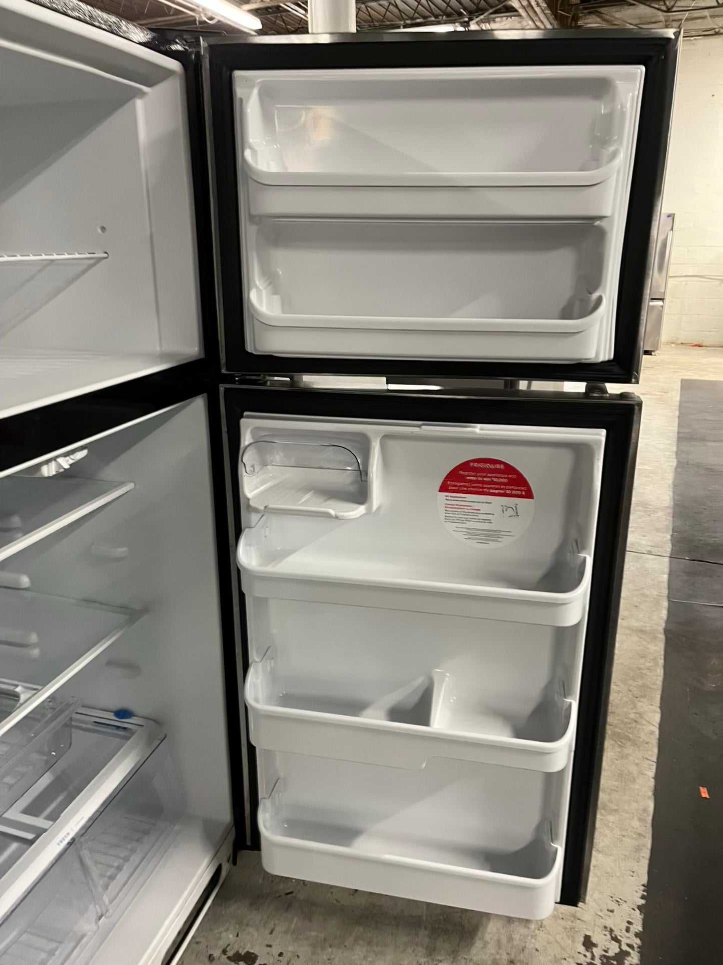 - Frigidaire Top freezer Refrigerator stainless steel 30" #RF207GB
