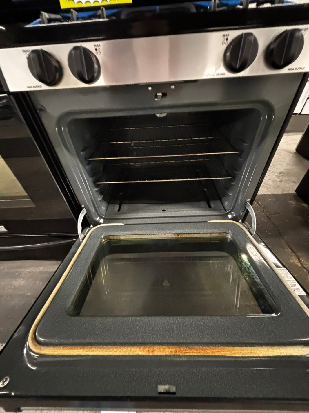 GE Gas range 4 burner bake broil hi/lo self clean in stainless steel & back used- Refurbished 30" #GRB43B