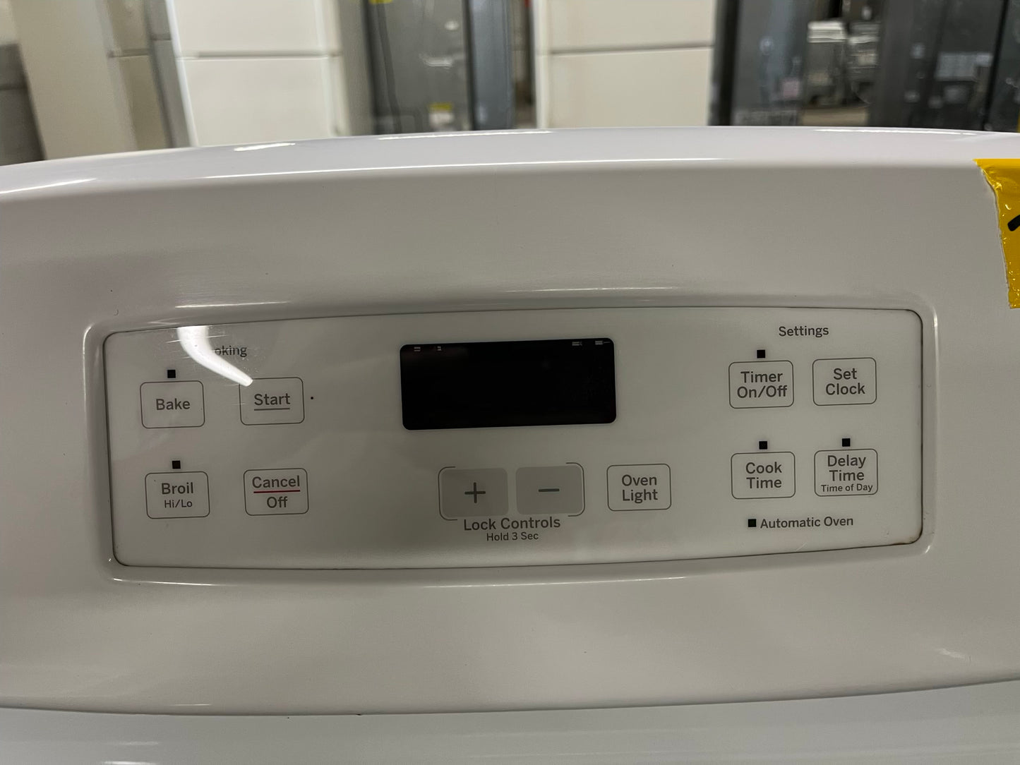 GE electric range 220v bake broil hi/lo in white Refurbished 30" #ER397EB