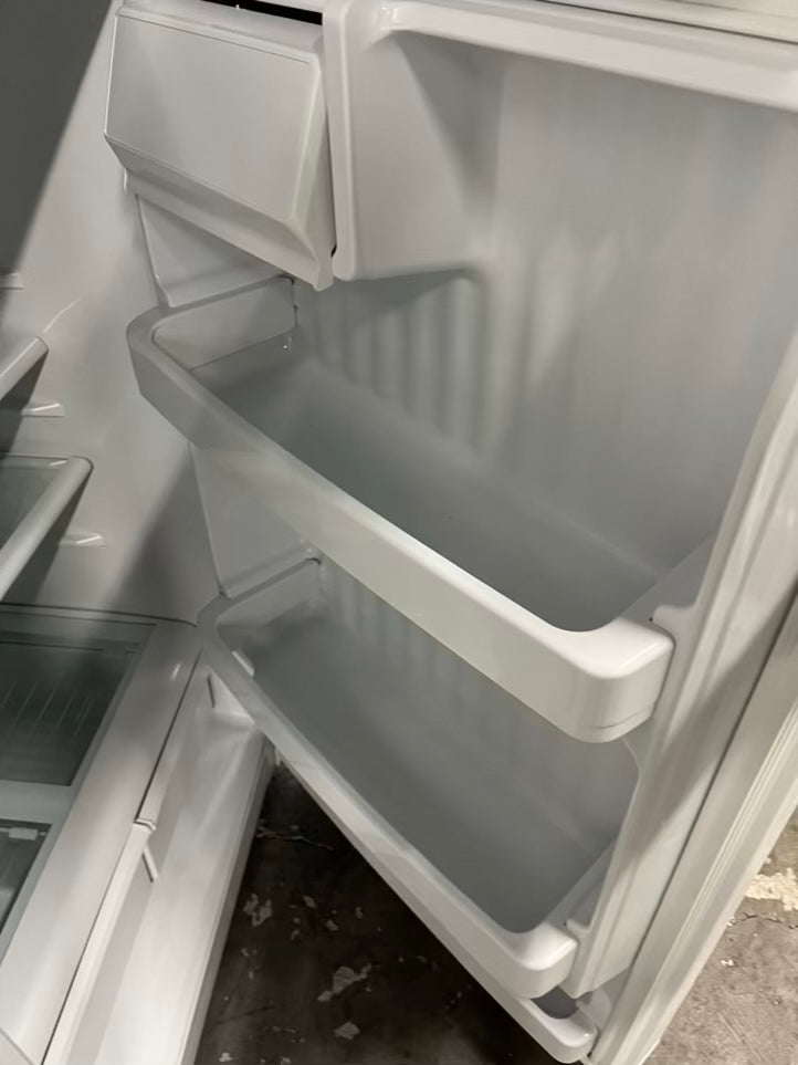 - GE Top freezer Refrigerator white | Item number #RF667C 28” in Refurbished