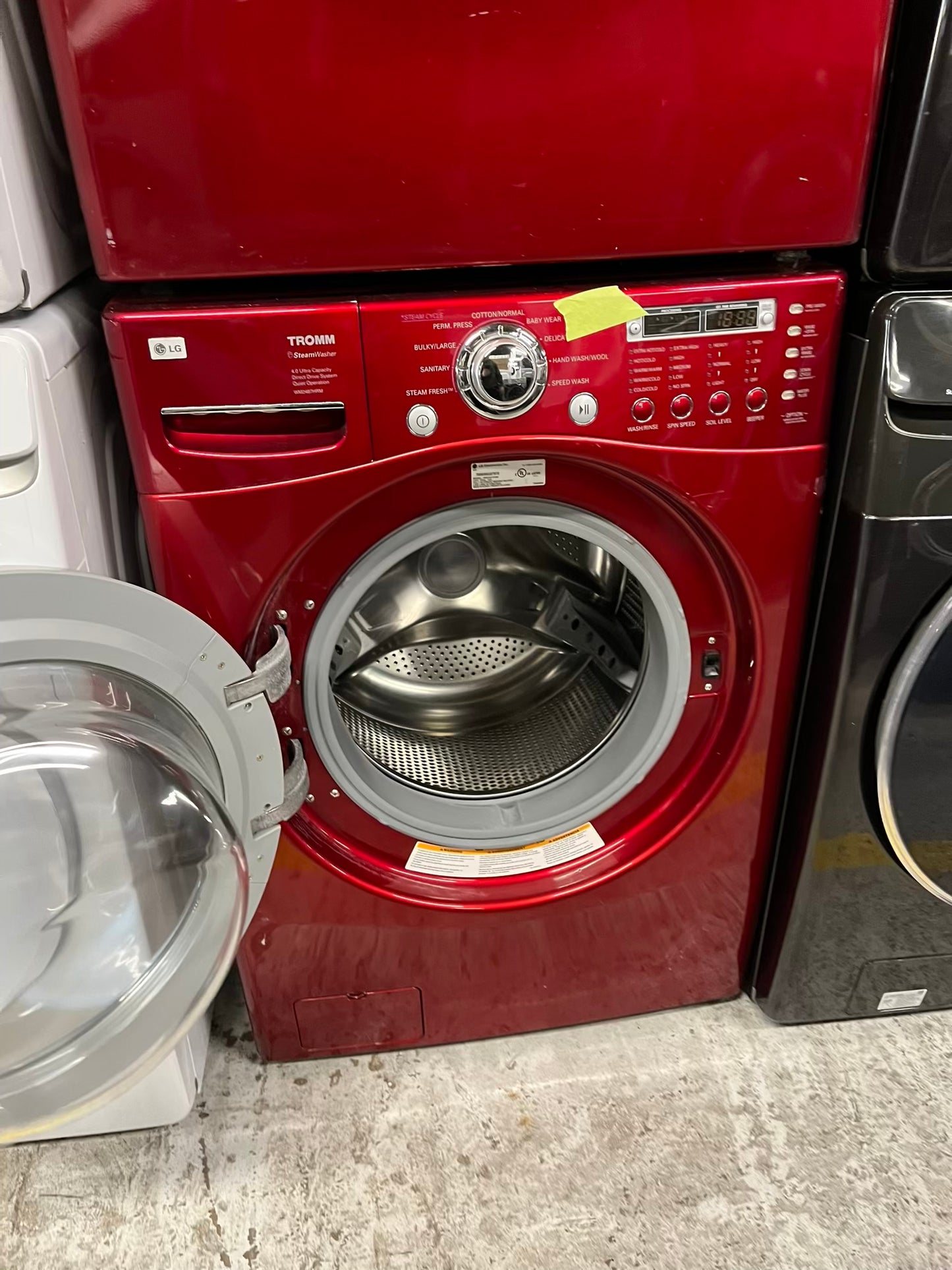 LG steam cycle washer 4.5 cu ft & dryer 7.5 cu ft set electric 220v front load stackable sensor dry He in red #WD852CB