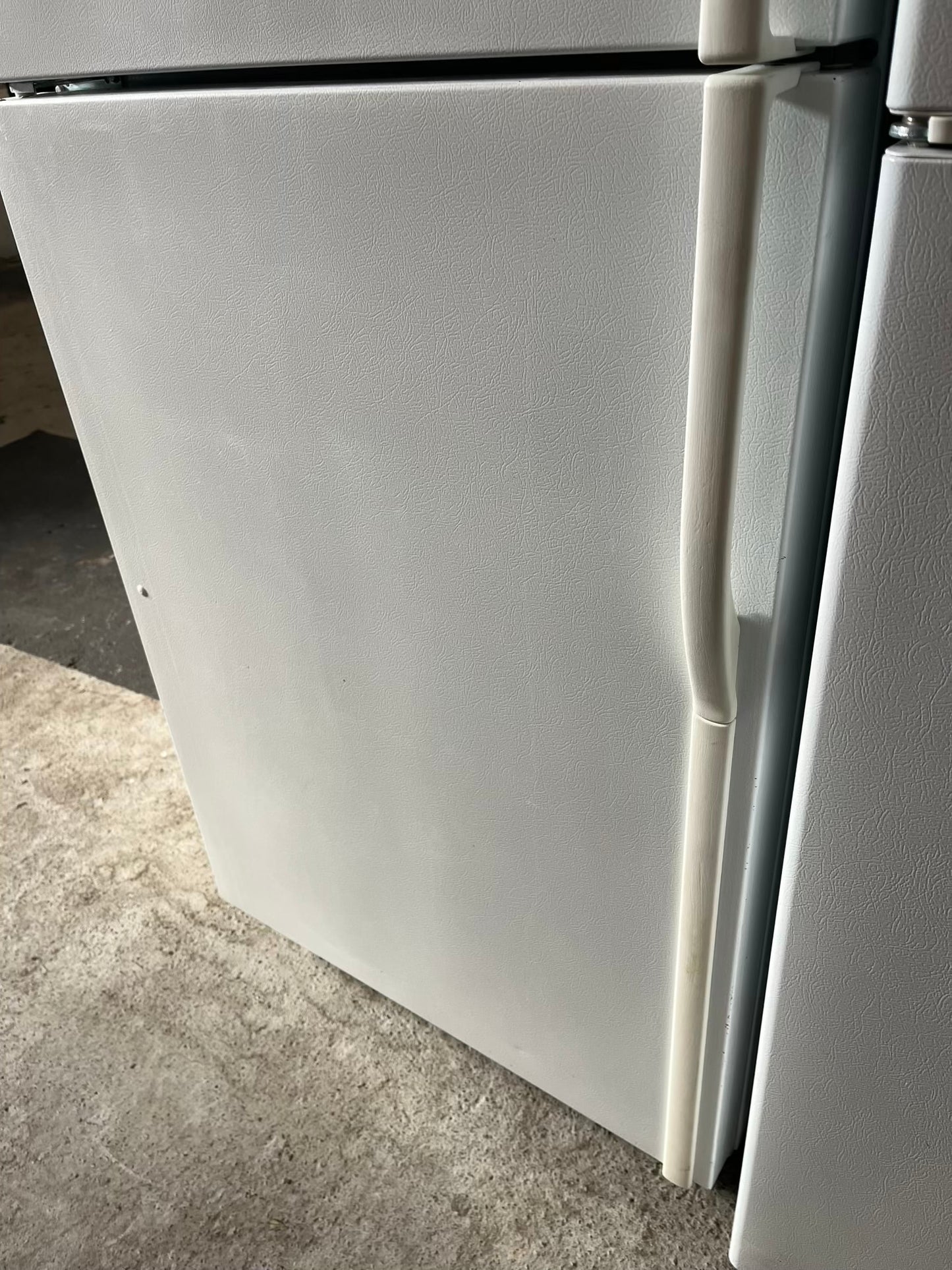 - Kenmore top freezer refrigerator in white used refurbished 30’ #RF334TAB