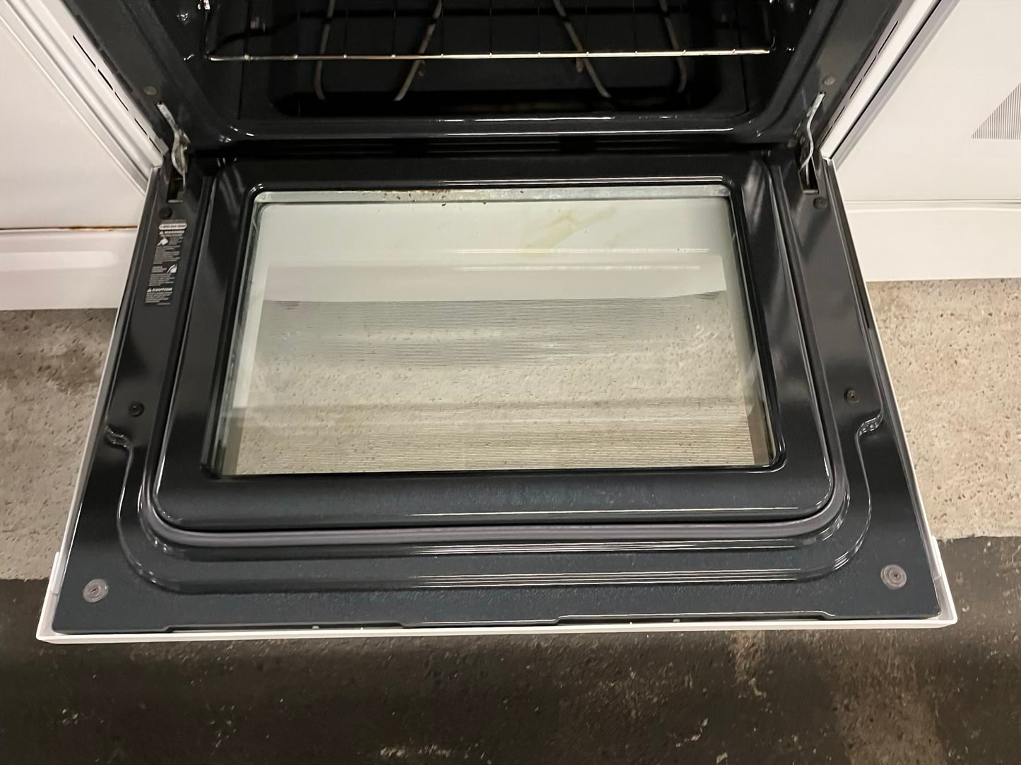 Frigidaire electric range 220v 5 burner warm zone bake broil in white Refurbished 30" #ER176RB