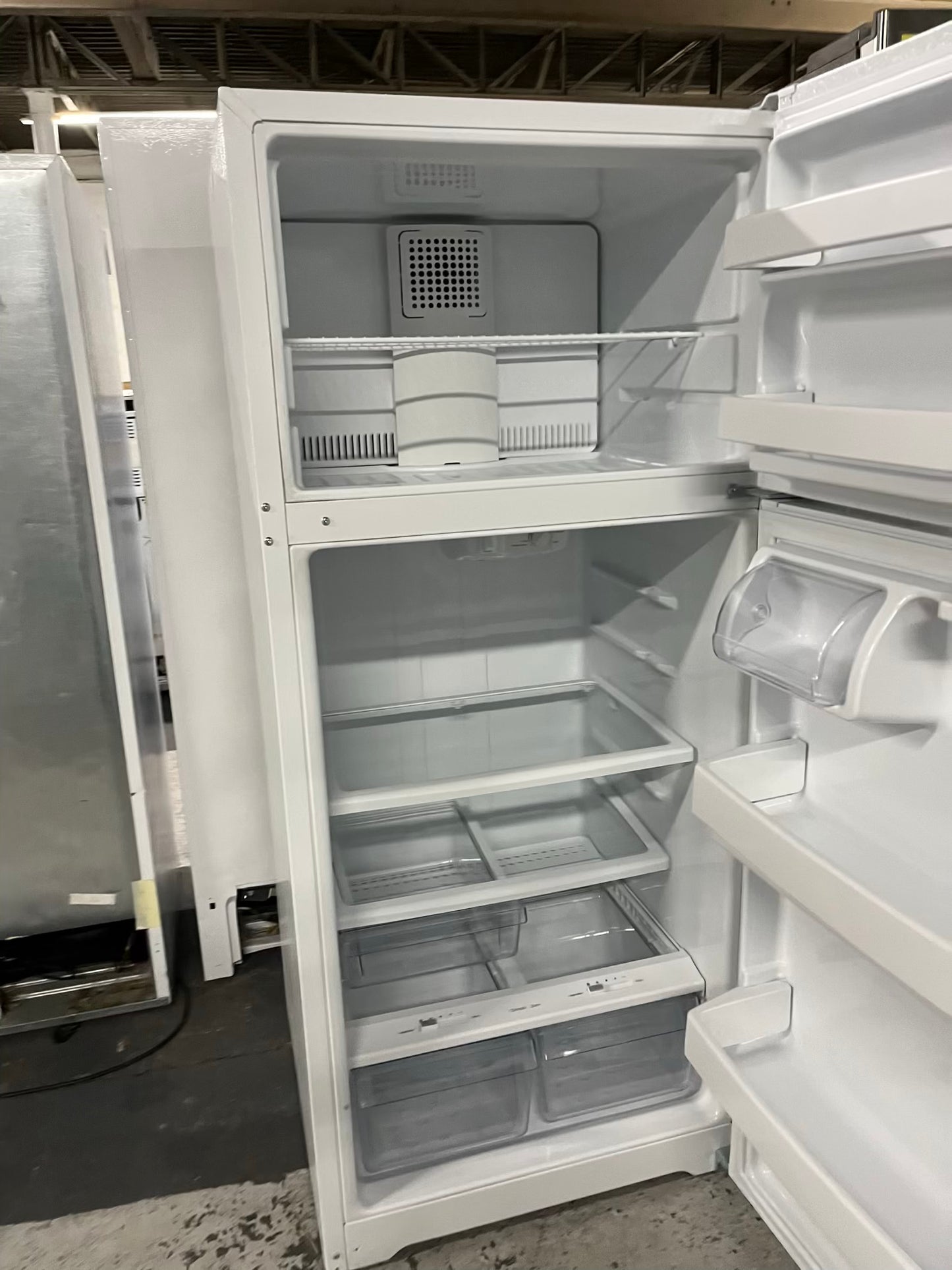 - GE top freezer Refrigerator white 28" #RF531HB